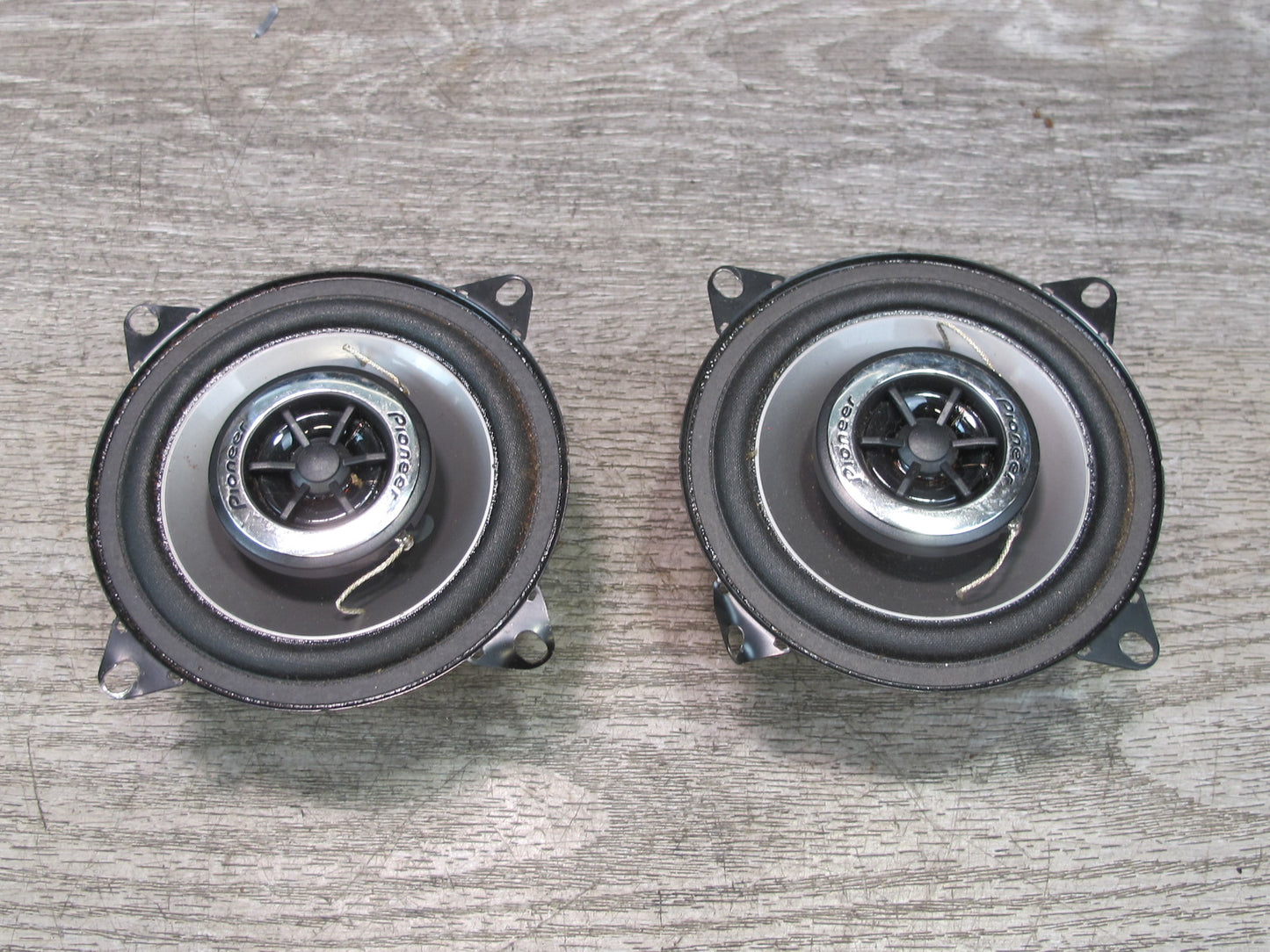 Set of 2 Pioneer TS-G1042R 4" 2-WAY Speaker 25W RMS 120W Peak Power