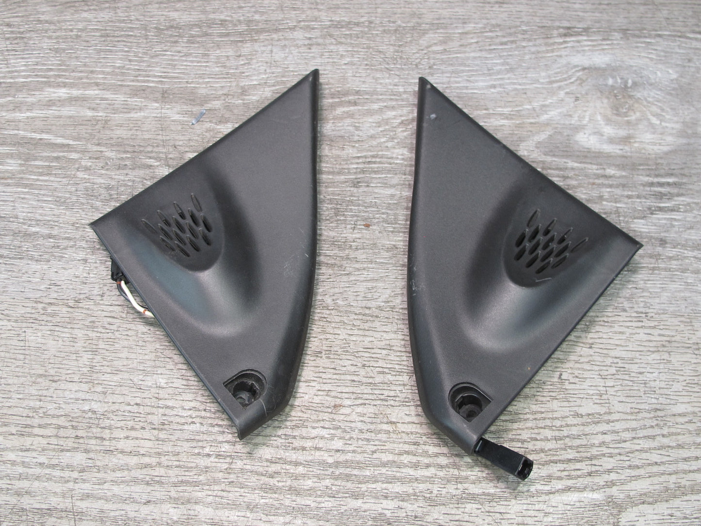 99-01 Isuzu Vehicross Left & Right Clarion Door Speaker Tweeter & Trim Set OEM