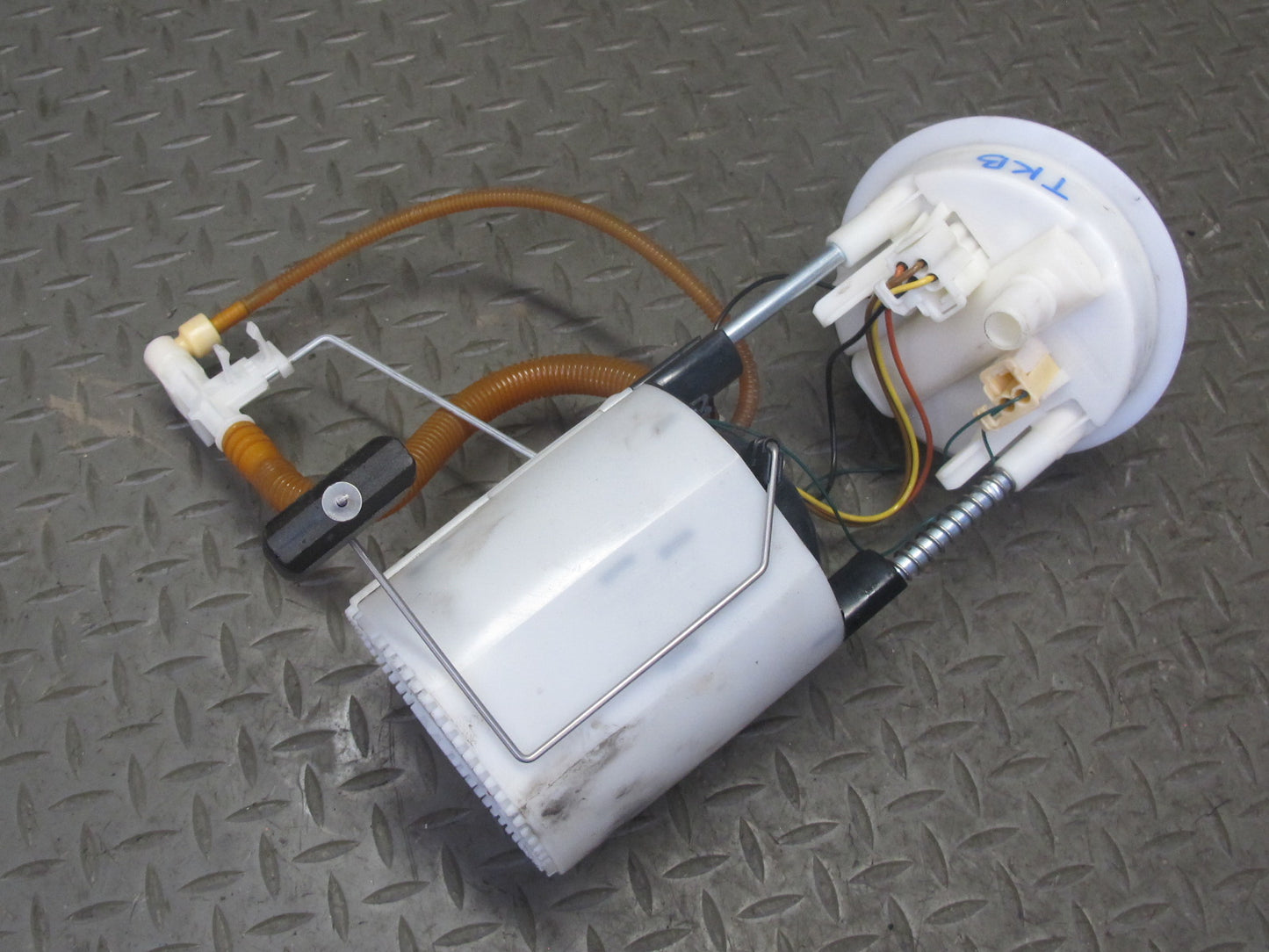2008-2013 BMW E90 E92 E93 M3 S65 Fuel Pump Level Sensor Sending Unit Set