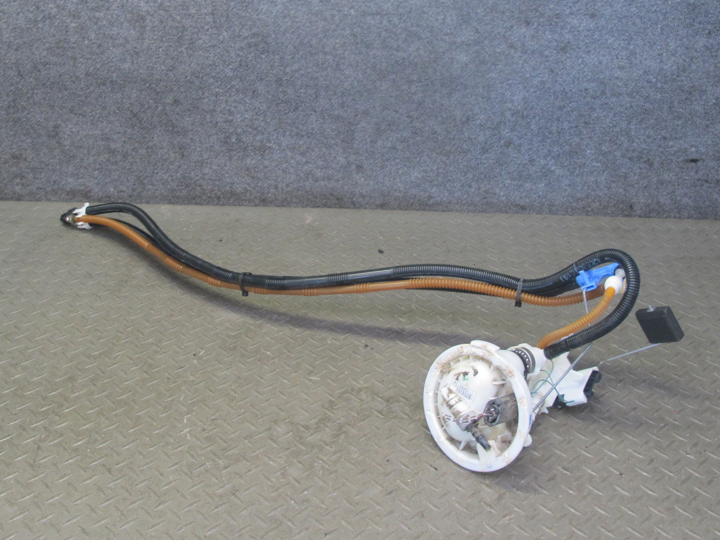 2008-2013 BMW E90 E92 E93 M3 S65 Fuel Pump Level Sensor Sending Unit Set