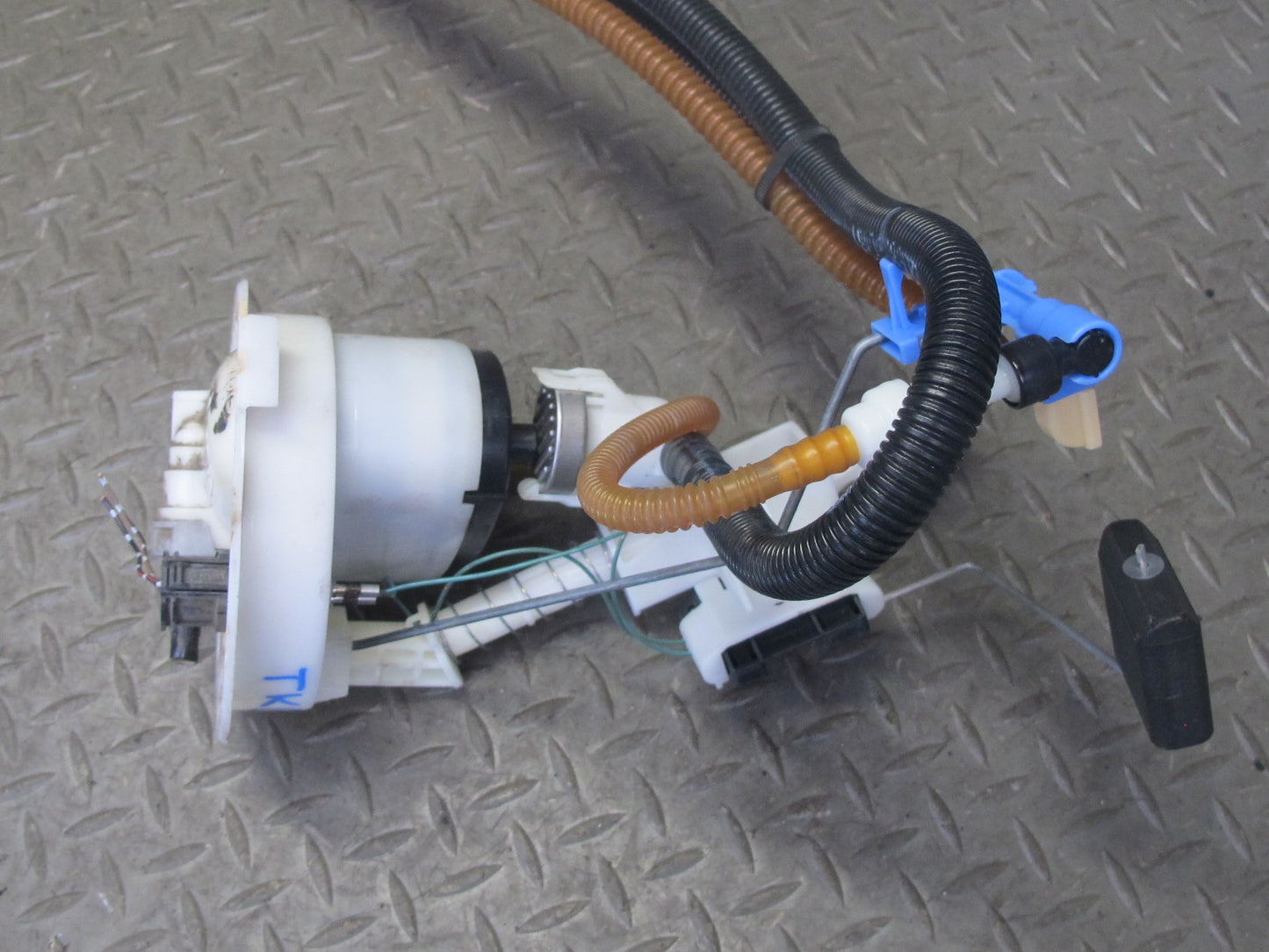 2008-2013 BMW E90 E92 E93 M3 S65 Fuel Pump Level Sensor Sending Unit Set