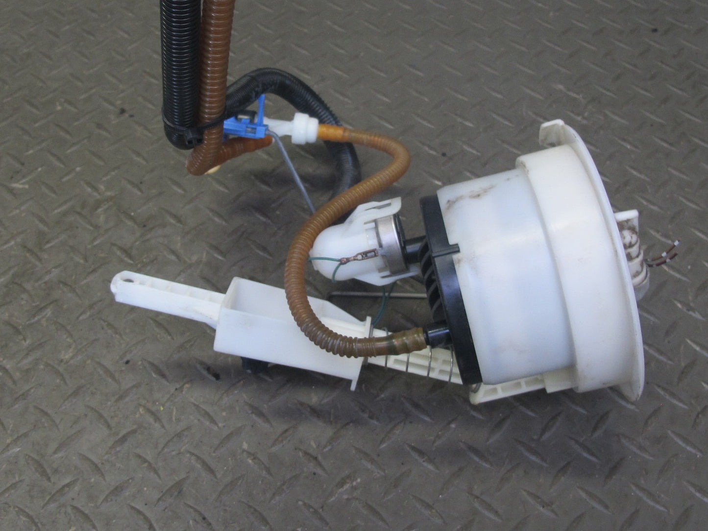 2008-2013 BMW E90 E92 E93 M3 S65 Fuel Pump Level Sensor Sending Unit Set