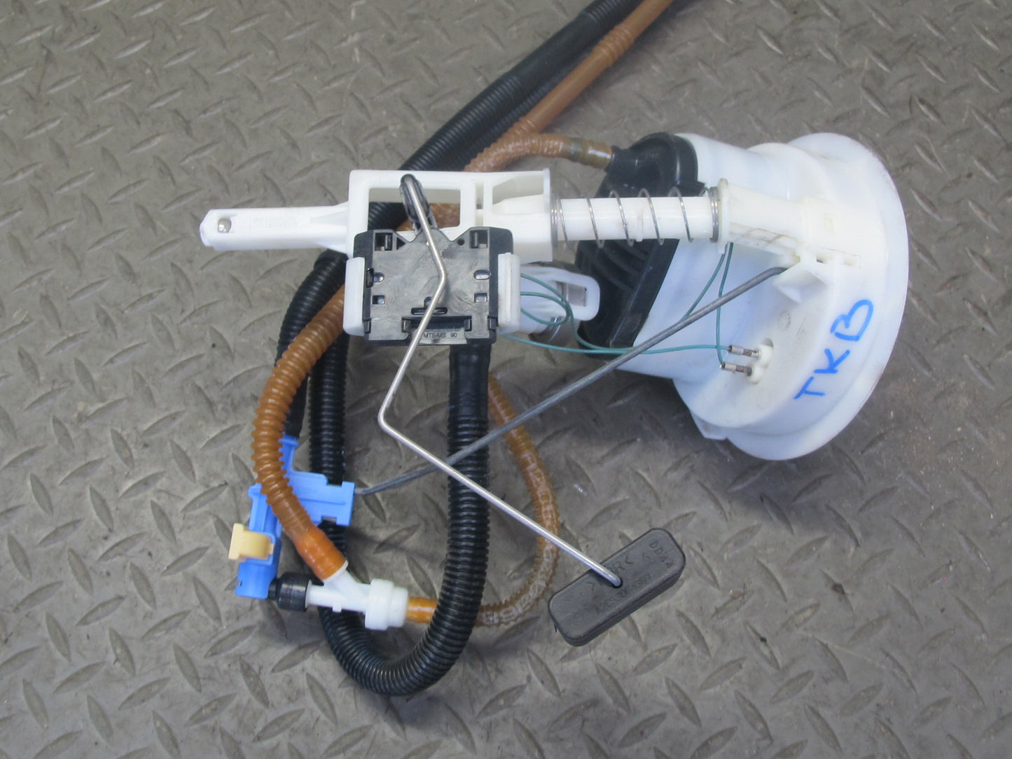 2008-2013 BMW E90 E92 E93 M3 S65 Fuel Pump Level Sensor Sending Unit Set