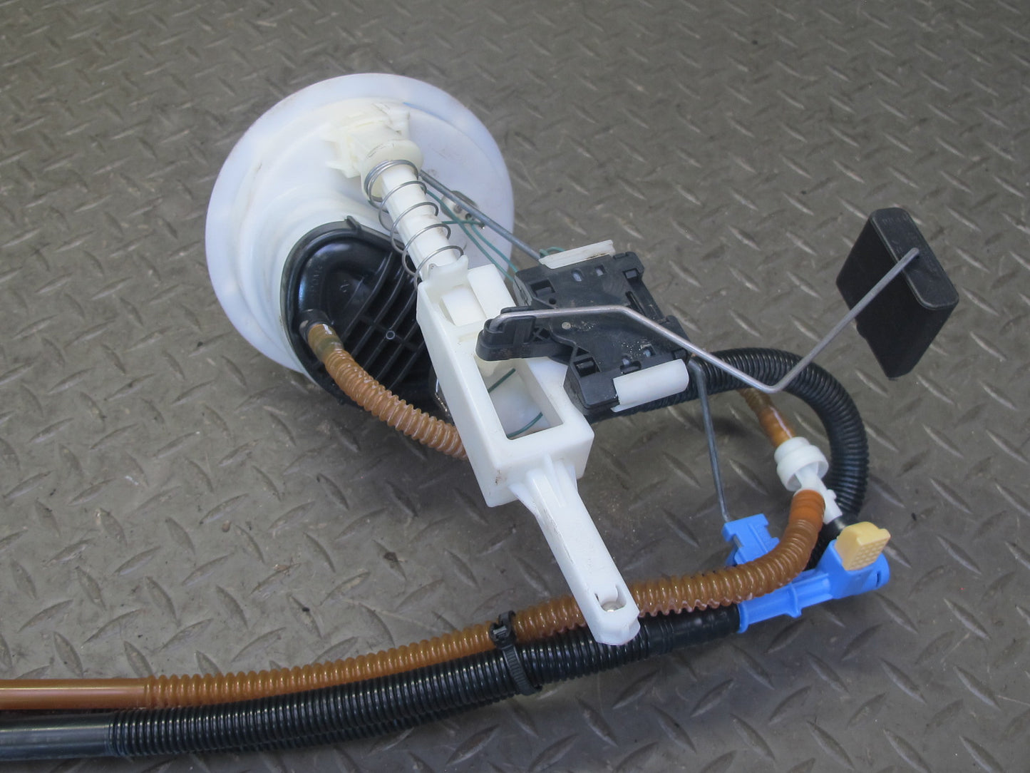 2008-2013 BMW E90 E92 E93 M3 S65 Fuel Pump Level Sensor Sending Unit Set