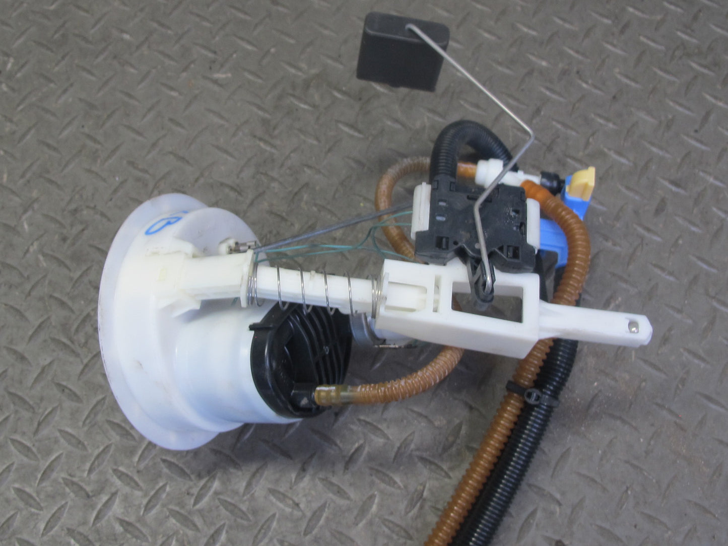 2008-2013 BMW E90 E92 E93 M3 S65 Fuel Pump Level Sensor Sending Unit Set