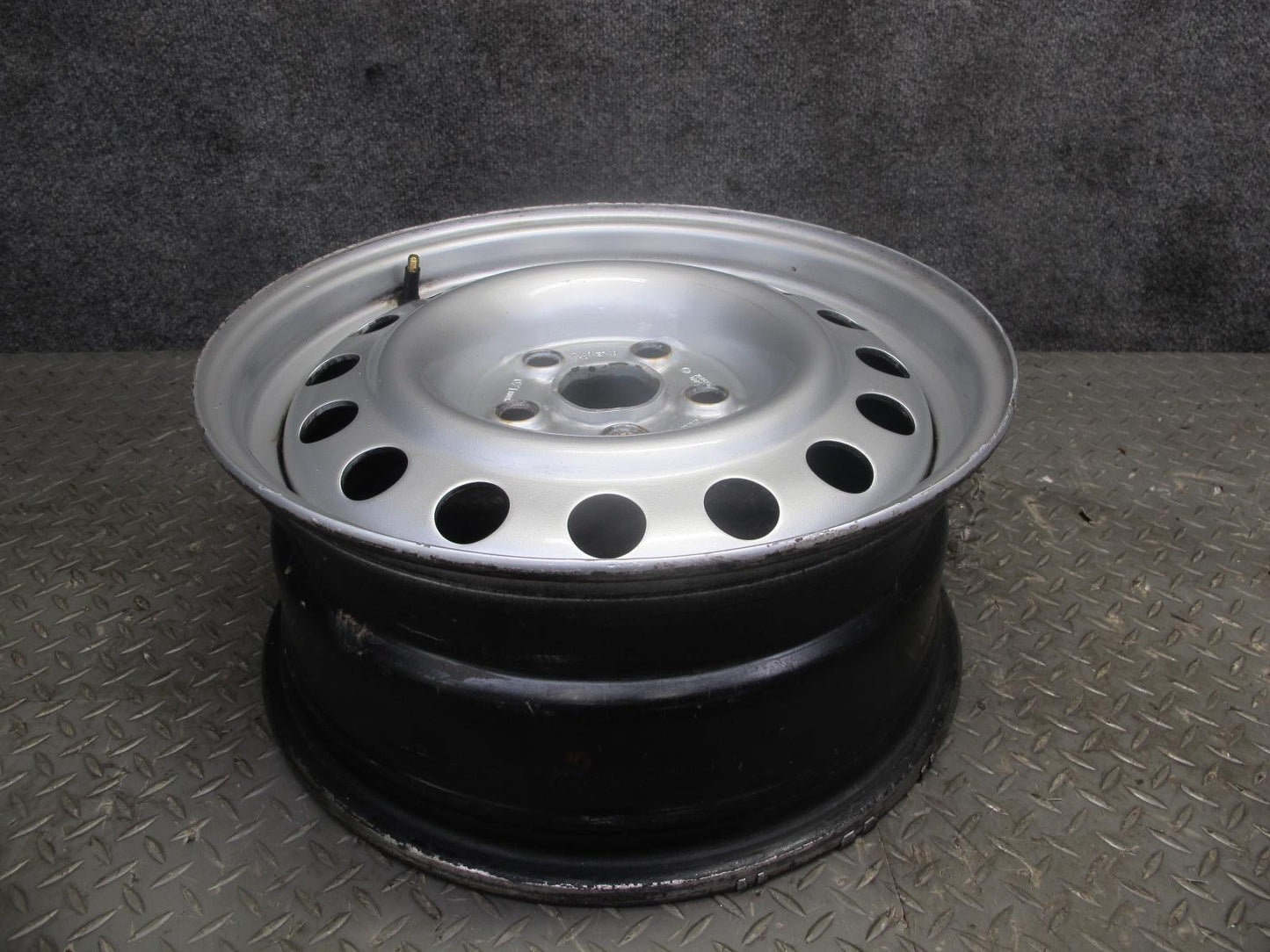 97-03 VW Eurovan T4 Factory R16" Steel Wheel Rim 16x7J ET49 5x112 7D0601027E OEM