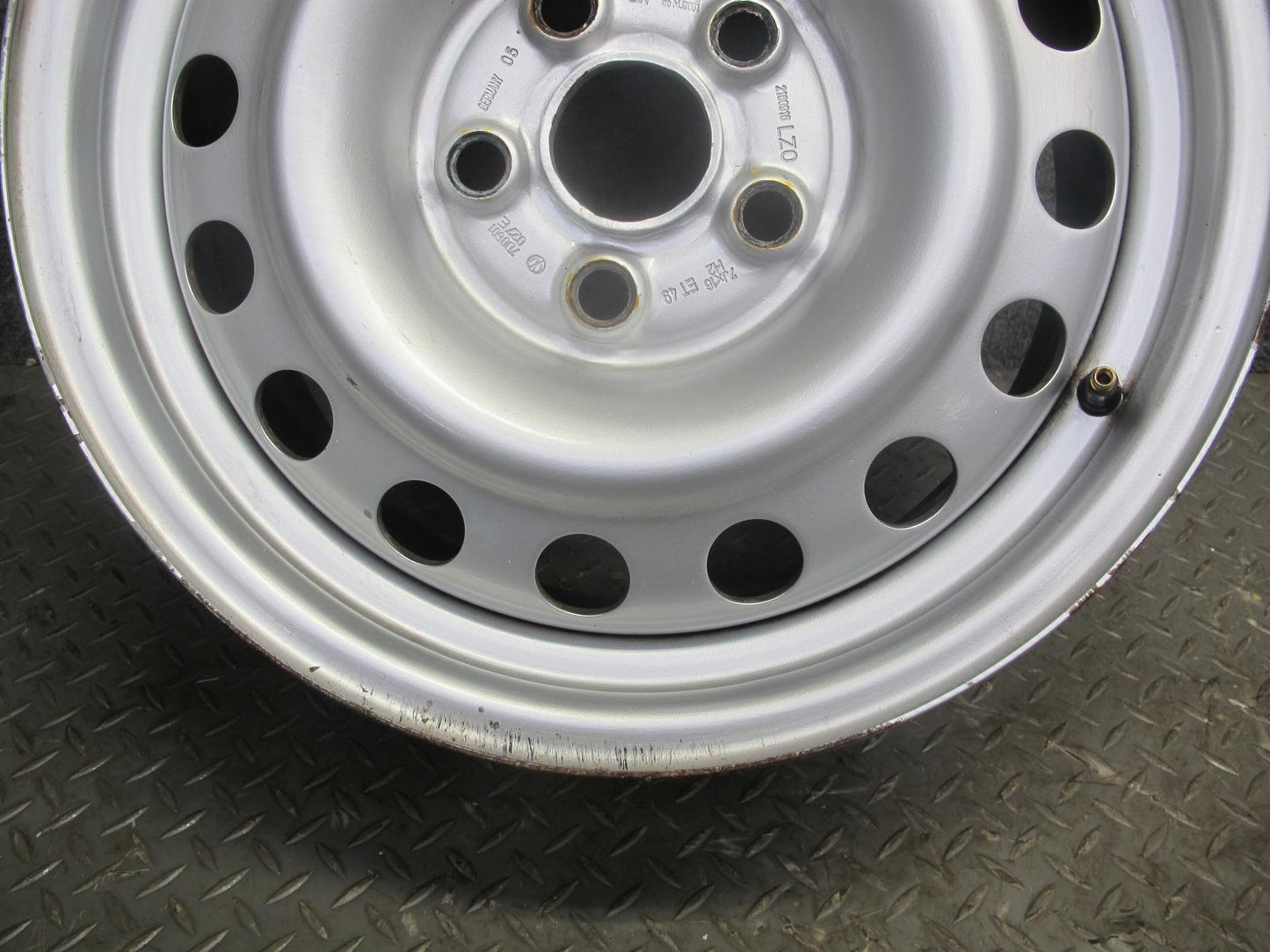 97-03 VW Eurovan T4 Factory R16" Steel Wheel Rim 16x7J ET49 5x112 7D0601027E OEM