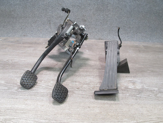 01-06 BMW E46 325Ci 330Ci M/T Manual Clutch Brake Gas Acceleration Pedal Set OEM