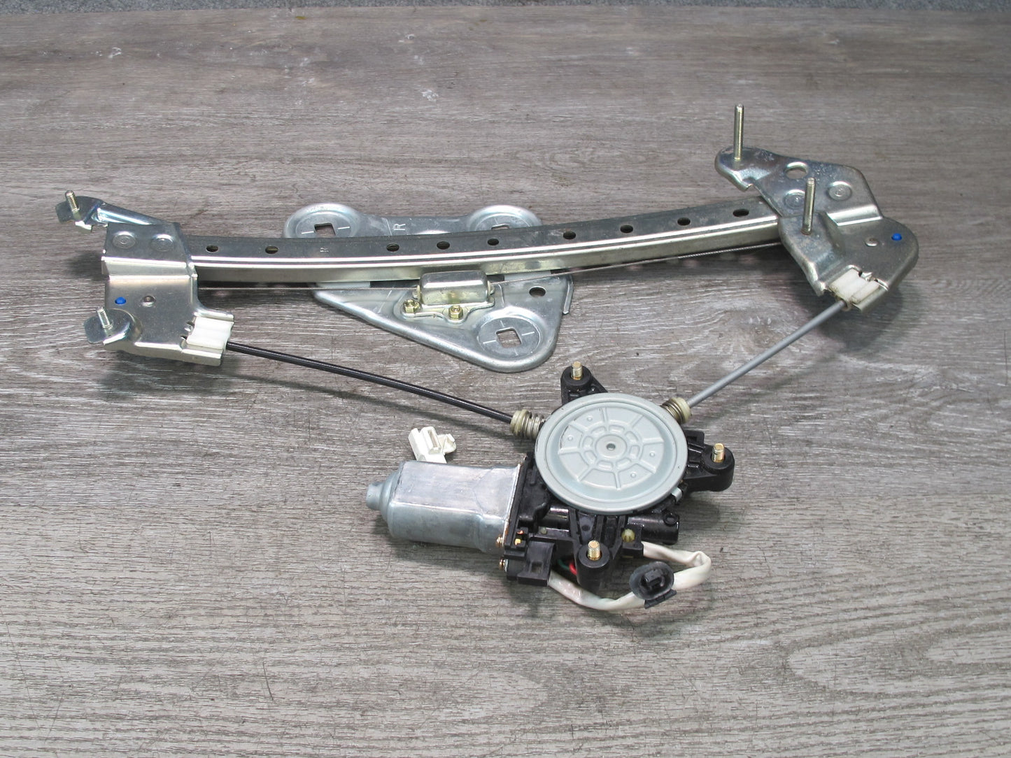 00-05 Toyota MR2 Spyder ZZW30L Right Door Window Regulator w Motor OEM