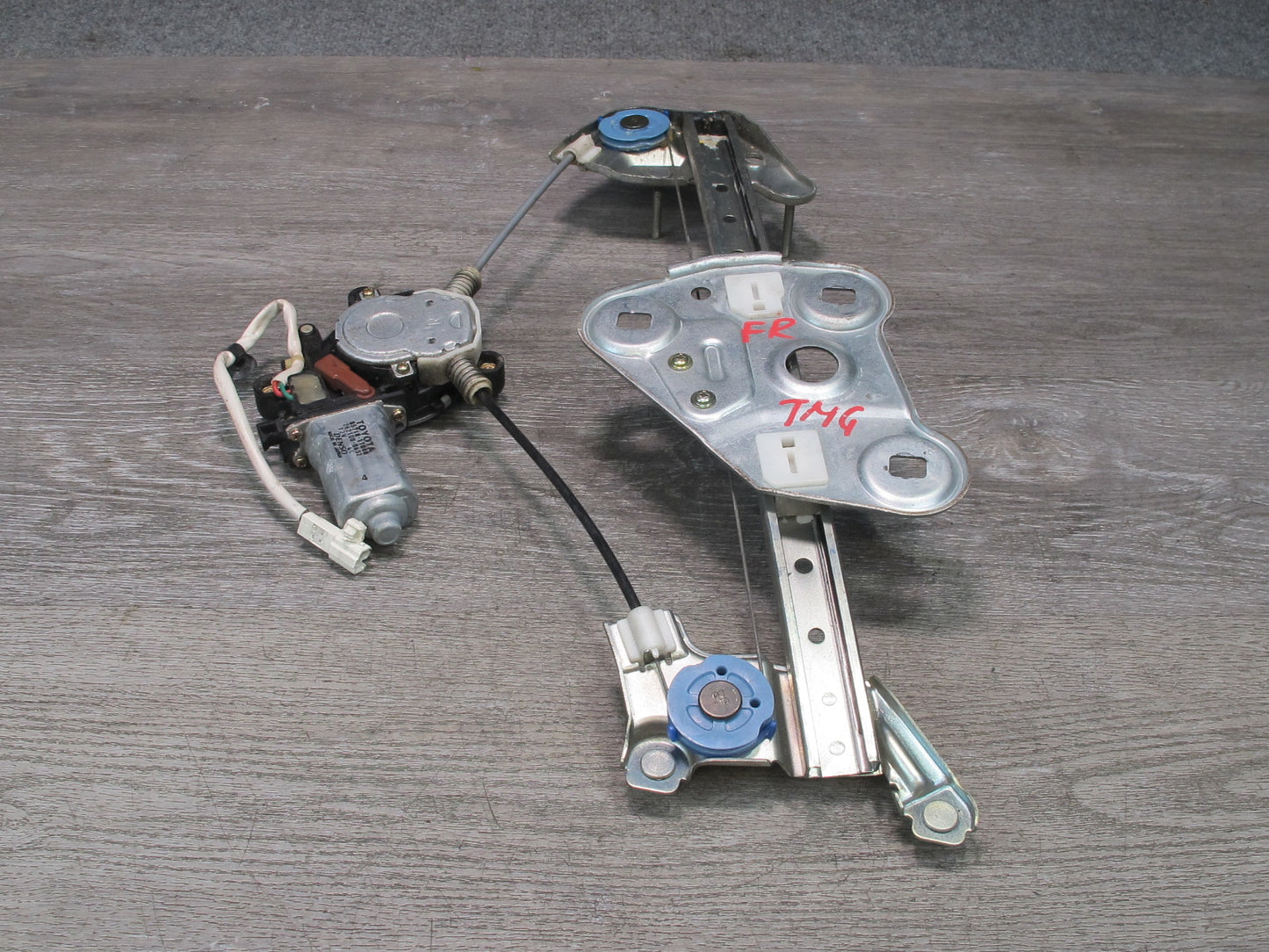 00-05 Toyota MR2 Spyder ZZW30L Right Door Window Regulator w Motor OEM