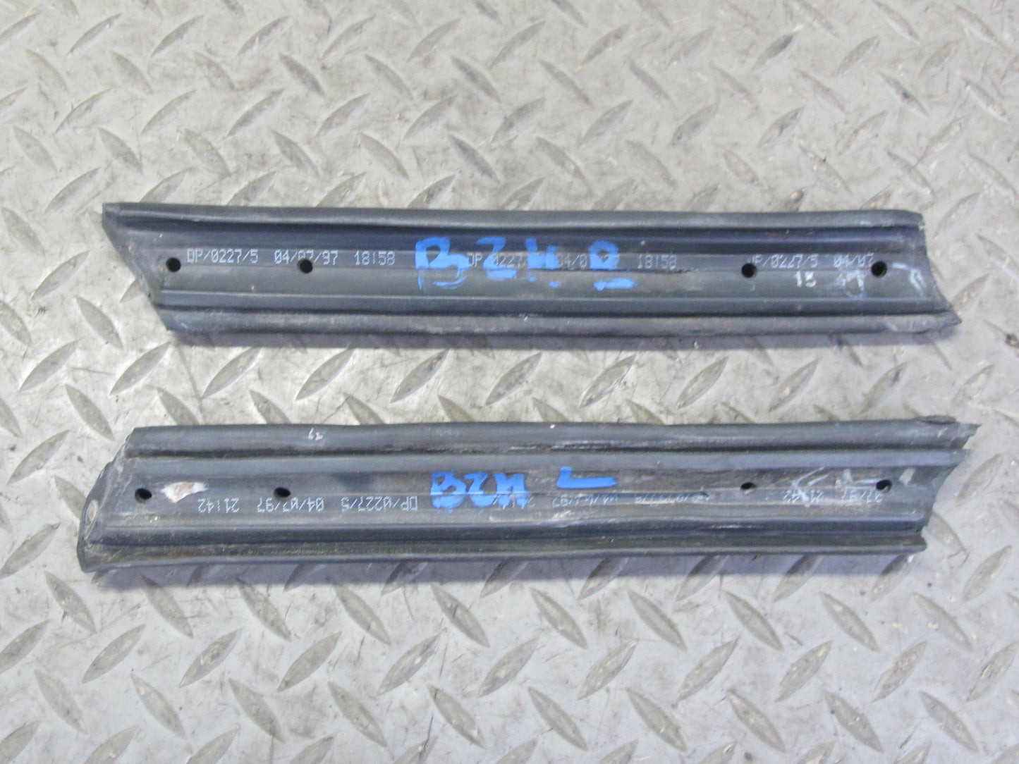 96-02 BMW E36/7 Z3 Roadster Folding TOP Roof Weatherstrip Rubber Seal Set OEM