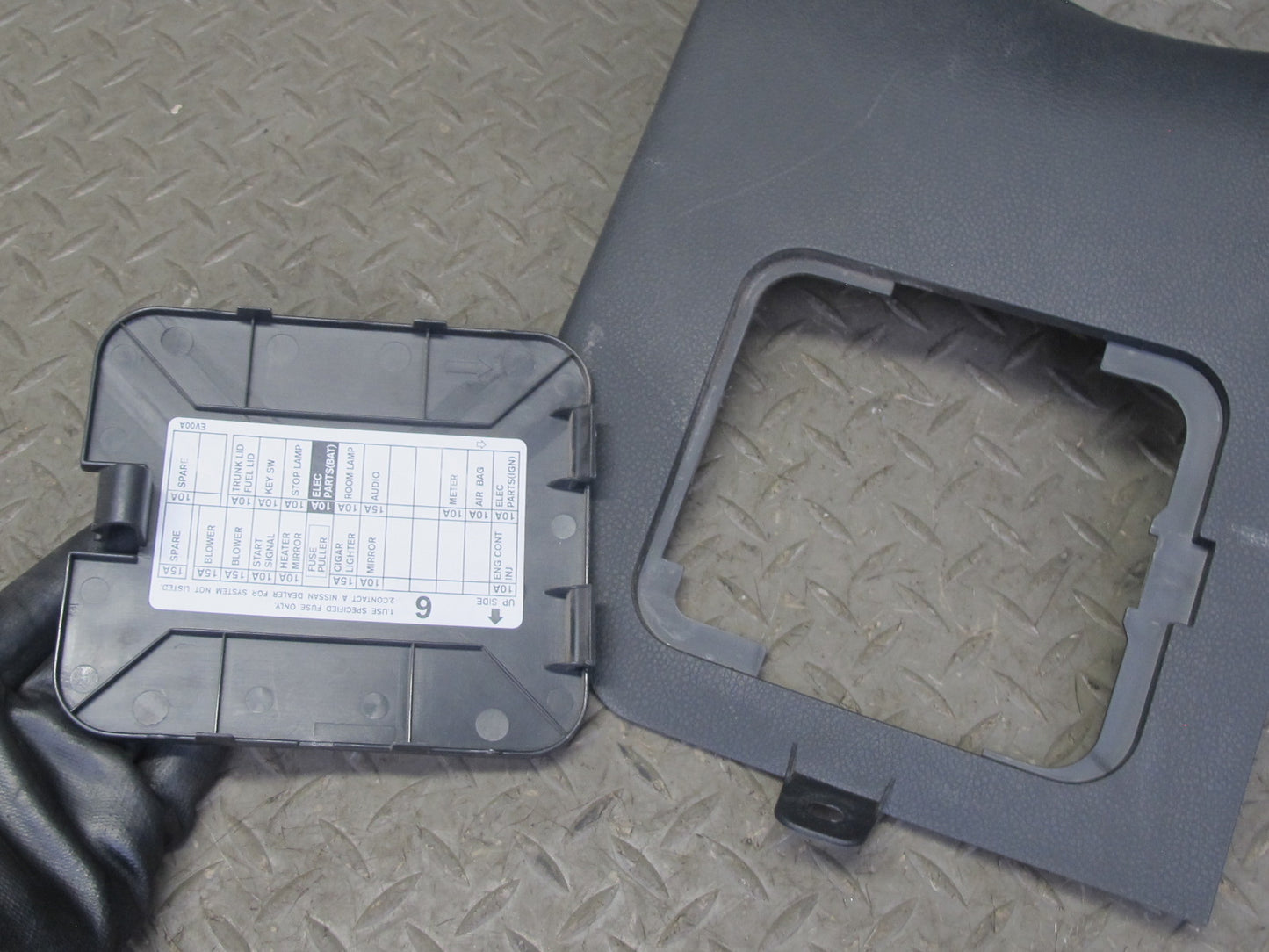 03-09 Nissan 350Z Z33 Set of 2 Front Left & Right Kick Trim Cover Black OEM
