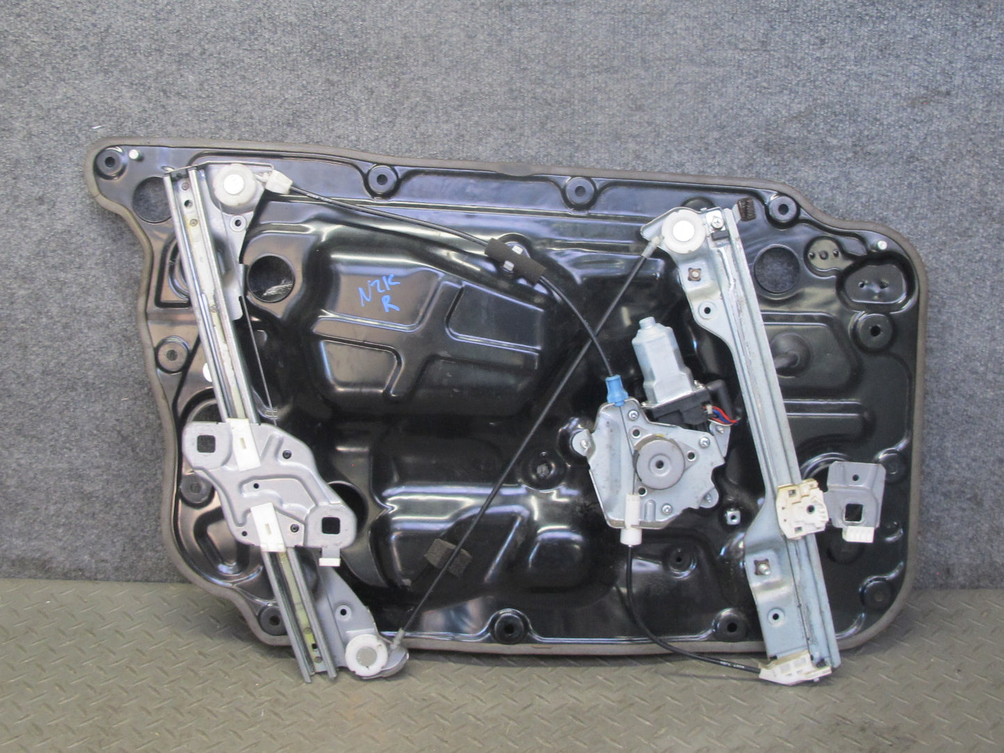04-09 Nissan 350Z Z33 Conv Right Door Window Regulator w Motor & Mount Panel OEM
