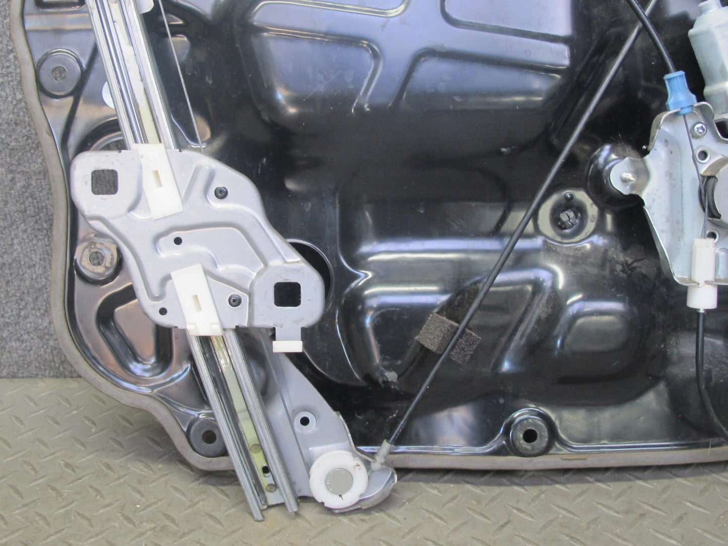 04-09 Nissan 350Z Z33 Conv Right Door Window Regulator w Motor & Mount Panel OEM