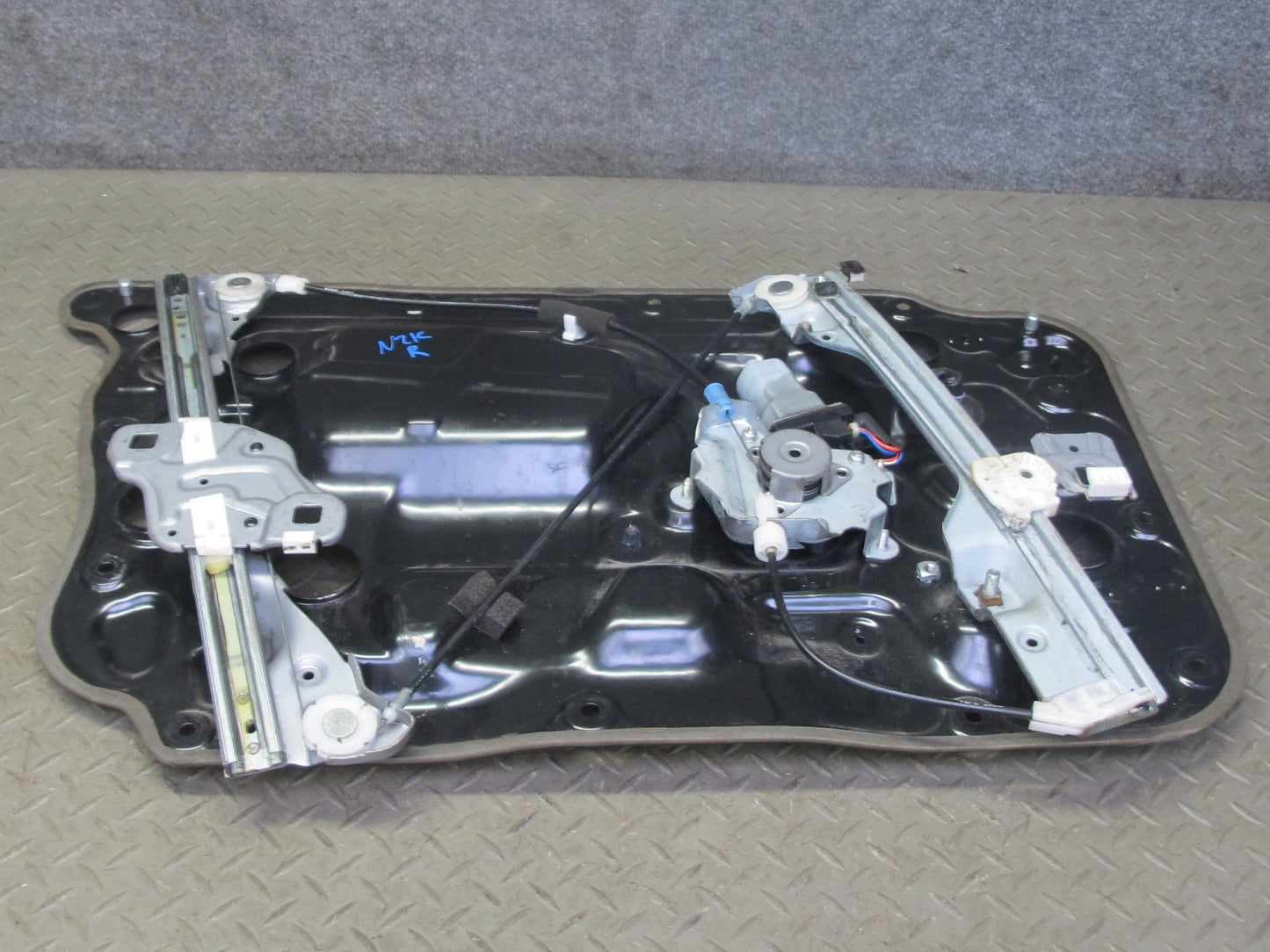 04-09 Nissan 350Z Z33 Conv Right Door Window Regulator w Motor & Mount Panel OEM
