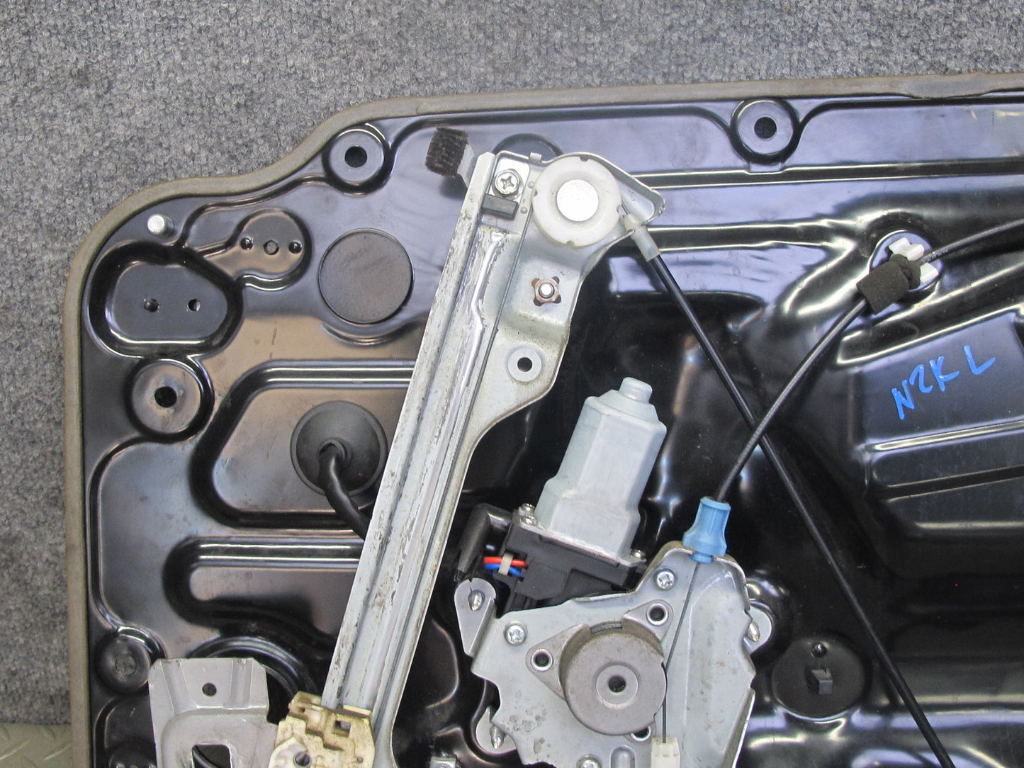 04-09 Nissan 350Z Z33 Conv Left Door Window Regulator w Motor & Mount Panel OEM