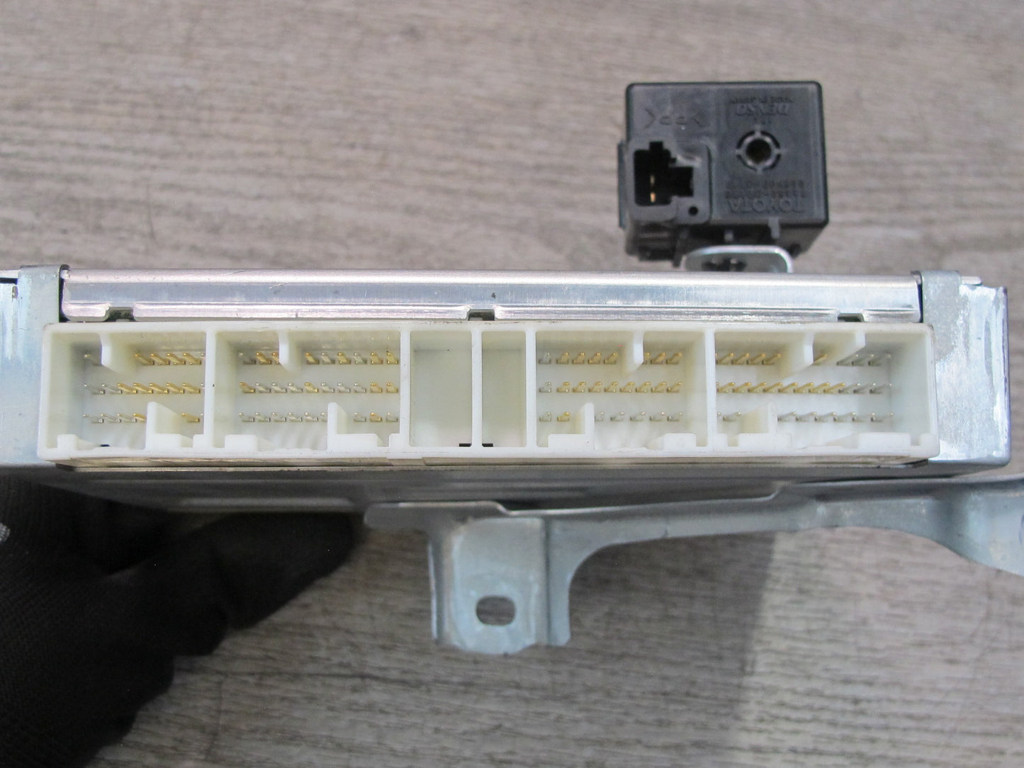 01-05 Lexus JZS160L GS430 GS300 ABS TRC VSC Control Module Unit 89540-30392 OEM