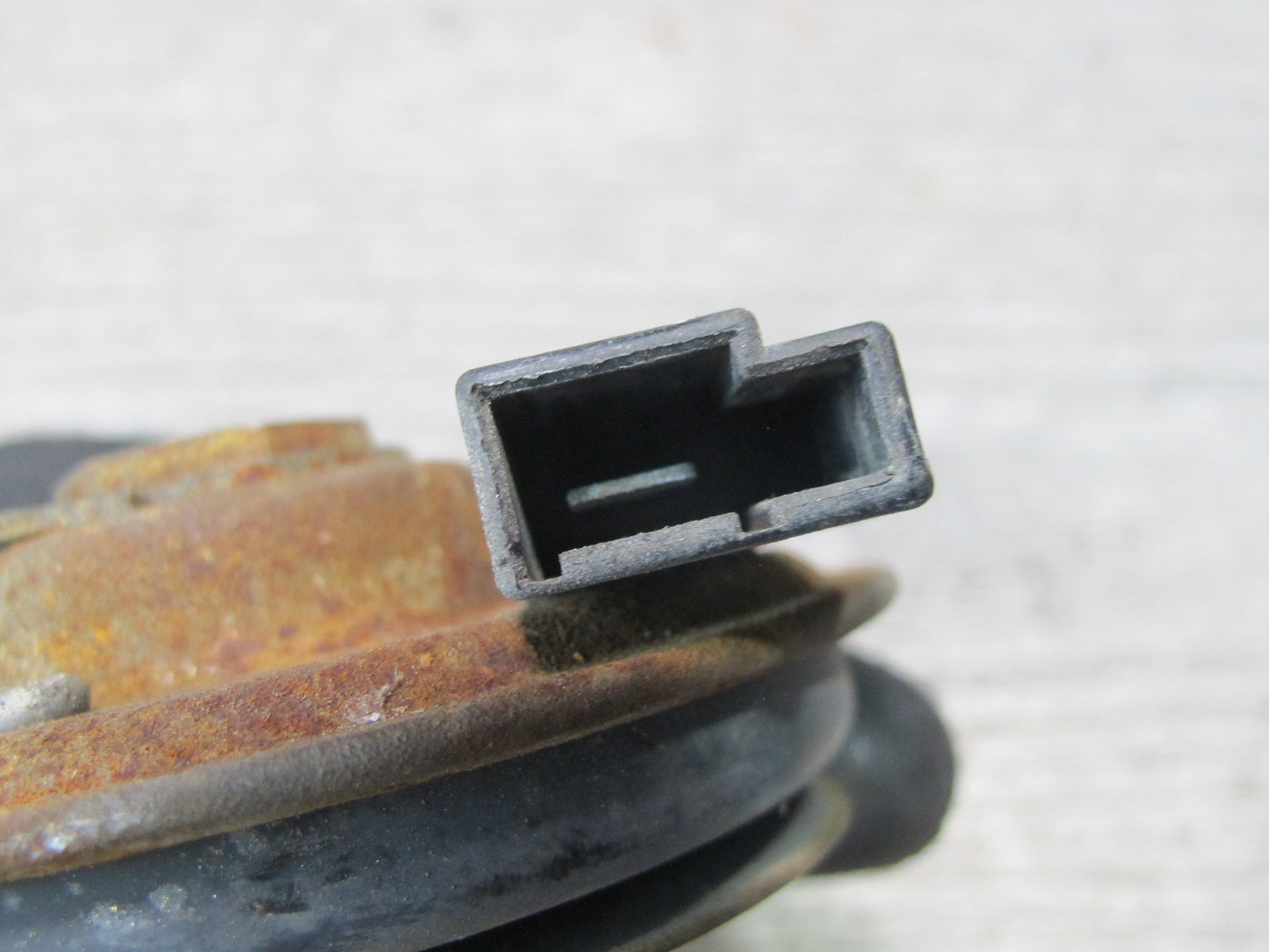 86-92 Toyota Supra MA70L MK3 Set of 2 High & Low Tone Note Pitch Horn Signal OEM