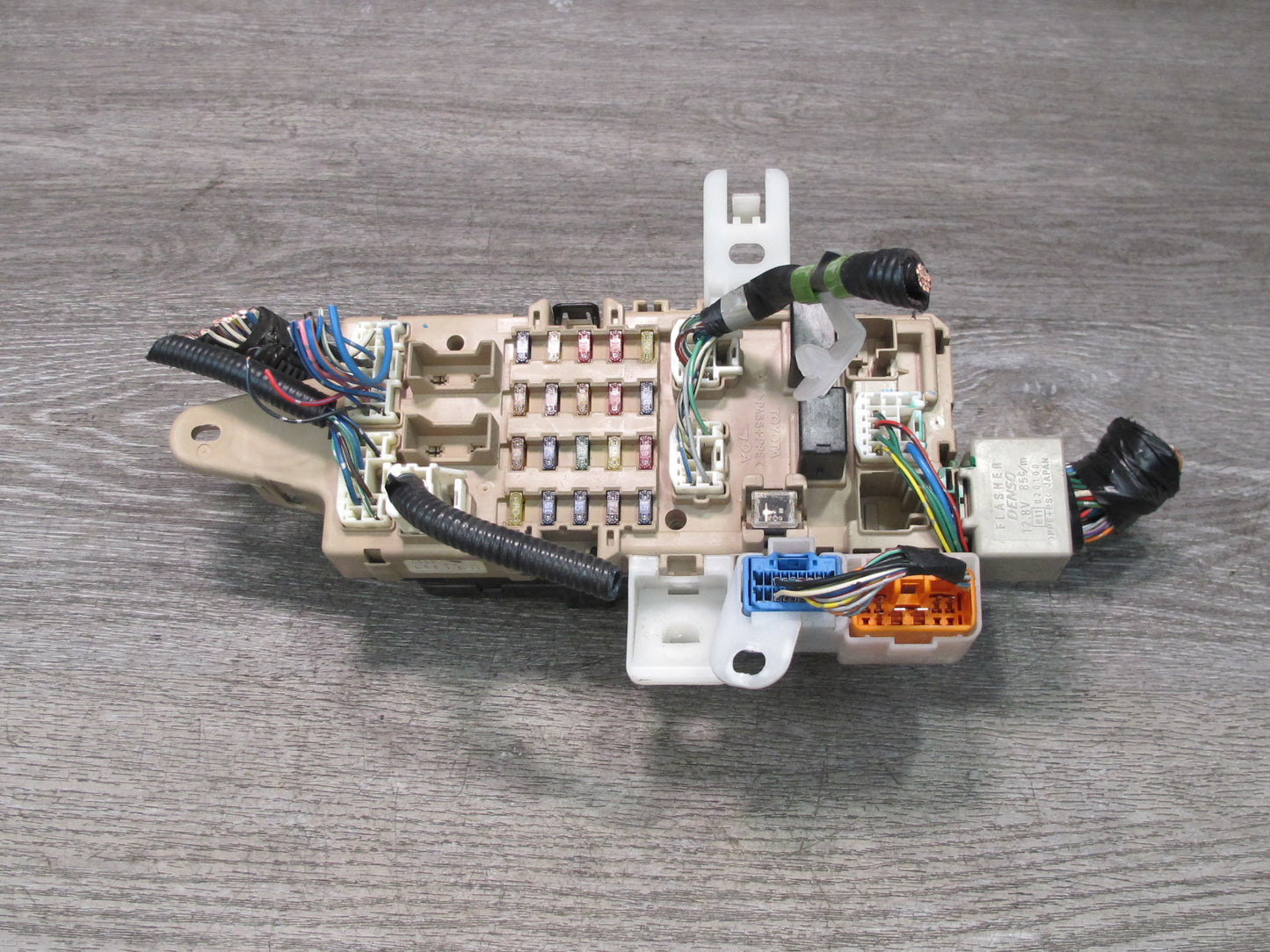 01-05 Lexus JZS160L GS430 GS300 Dash Left Fuse Relay Box Module w MPX Module OEM