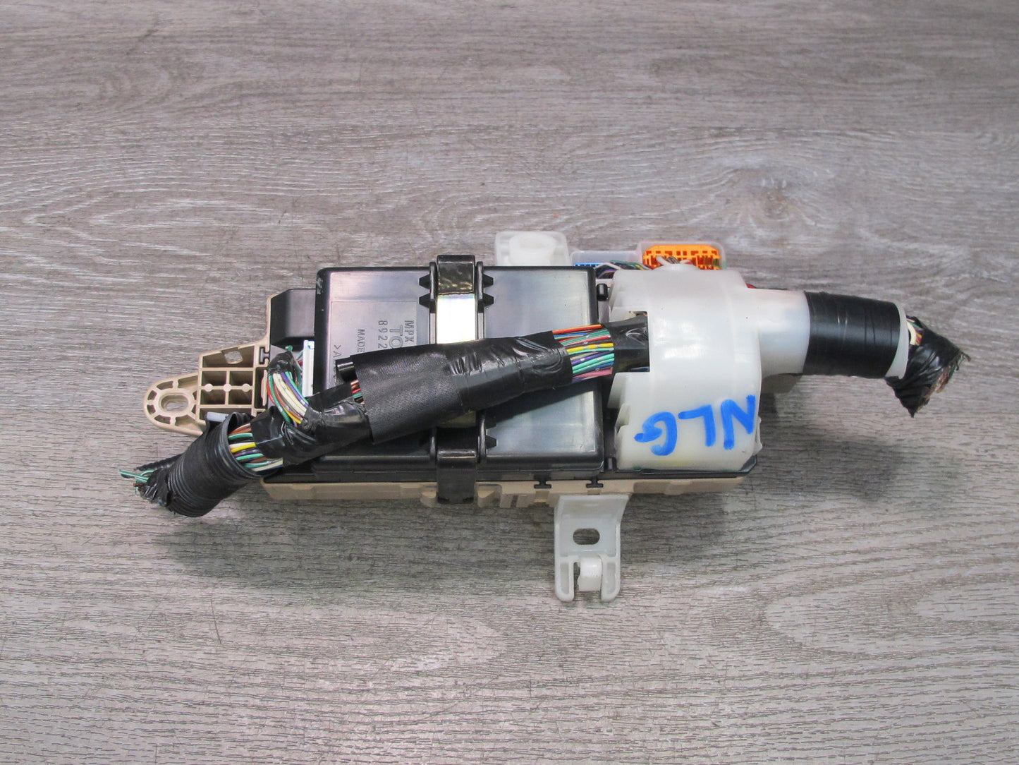 01-05 Lexus JZS160L GS430 GS300 Dash Left Fuse Relay Box Module w MPX Module OEM