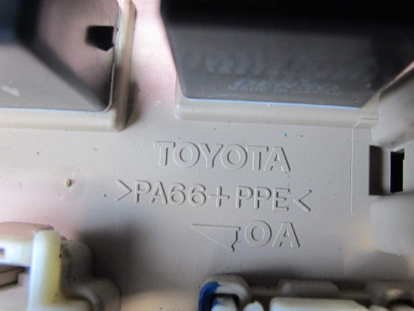 01-05 Lexus JZS160 GS430 GS300 Dash Right Fuse Relay Box Module w MPX Module OEM