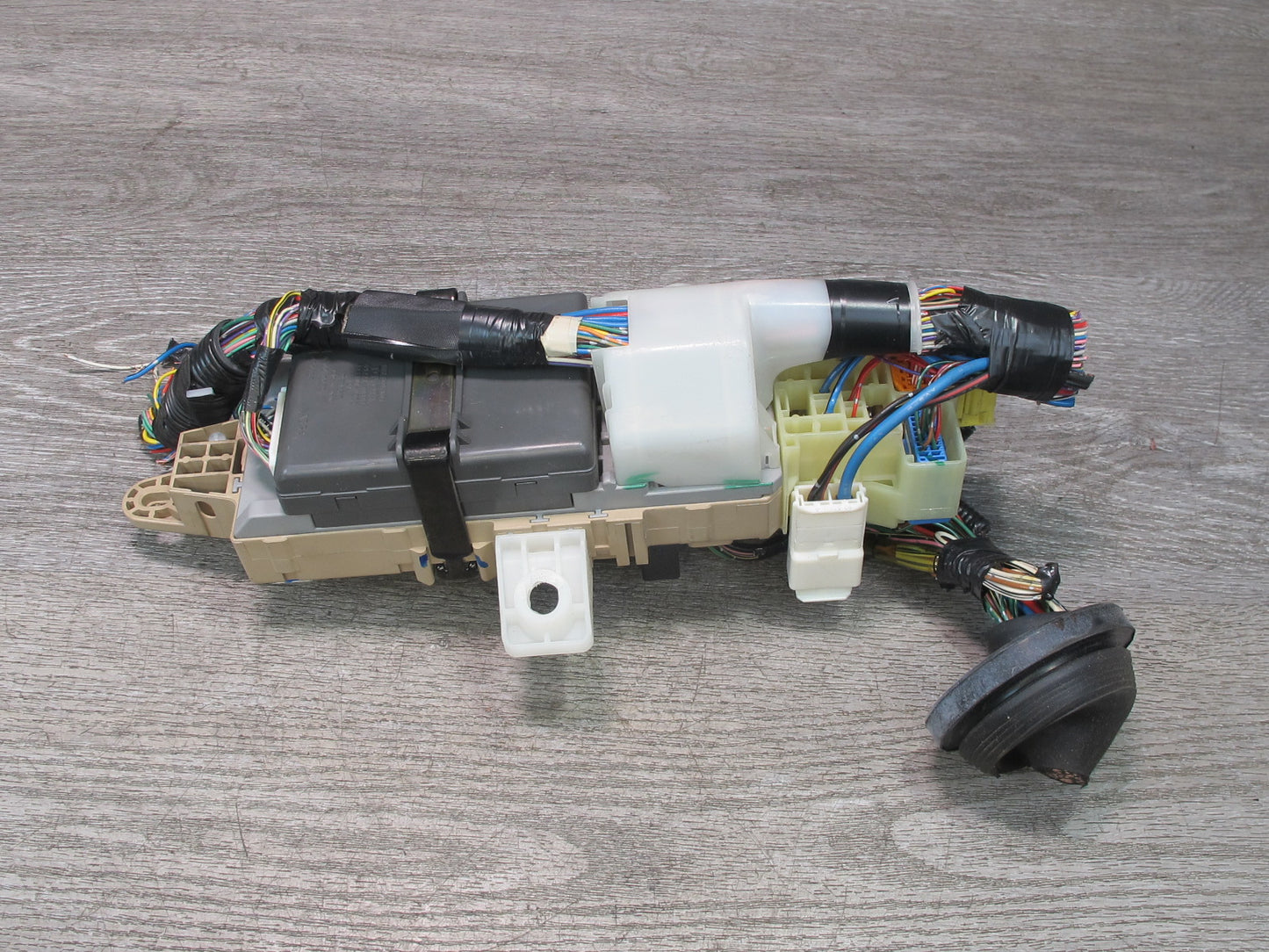 01-05 Lexus JZS160 GS430 GS300 Dash Right Fuse Relay Box Module w MPX Module OEM