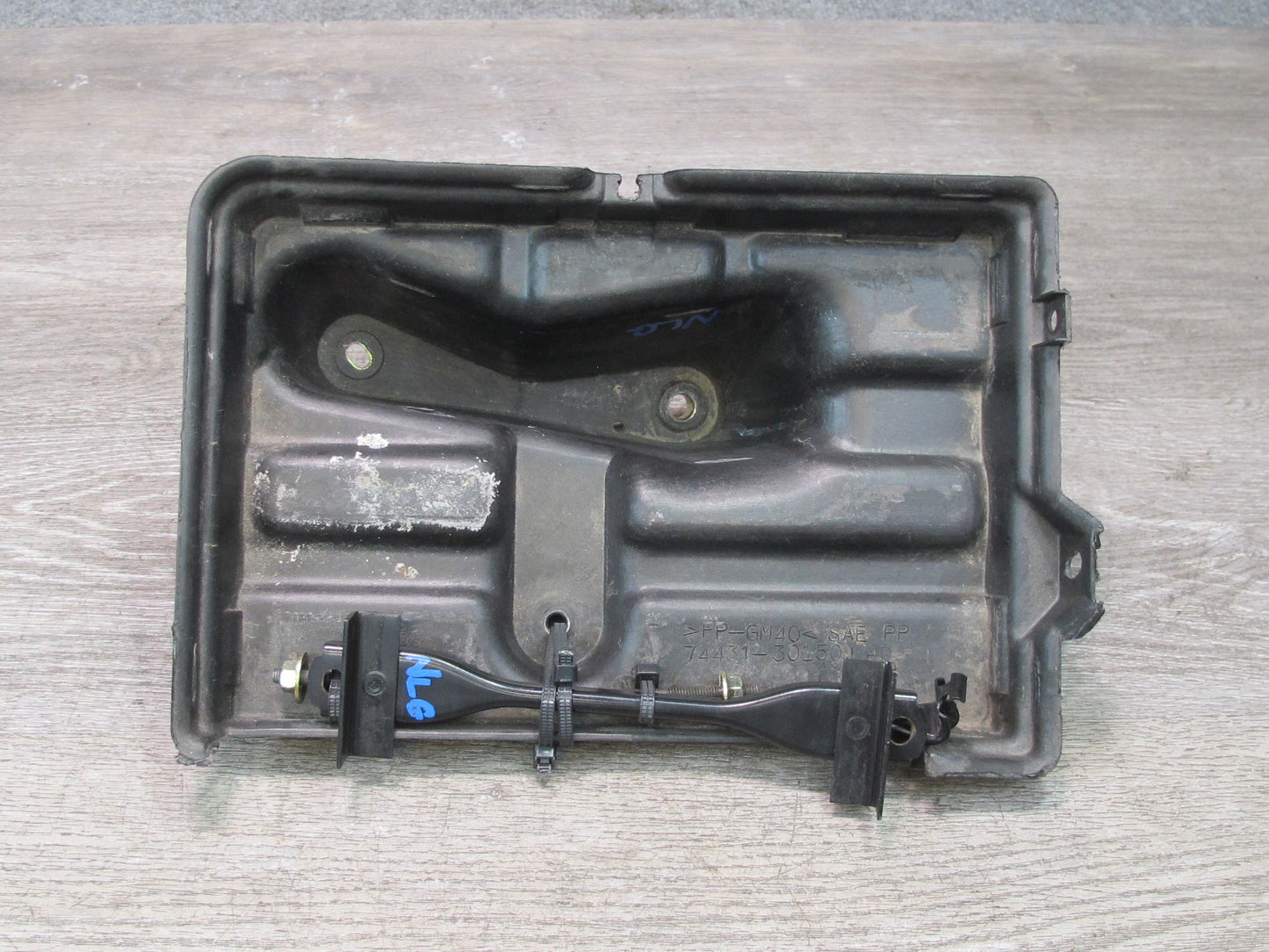 98-05 Lexus JZS160L GS430 GS300 Battery Tray Base Holder Bracket 74431-30150 OEM