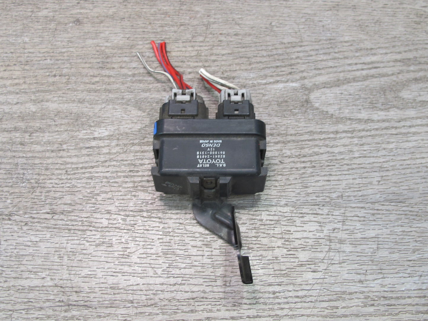 98-05 Lexus JZS160L GS400 GS430 GS300 Running Light Relay Module 82841-24010 OEM