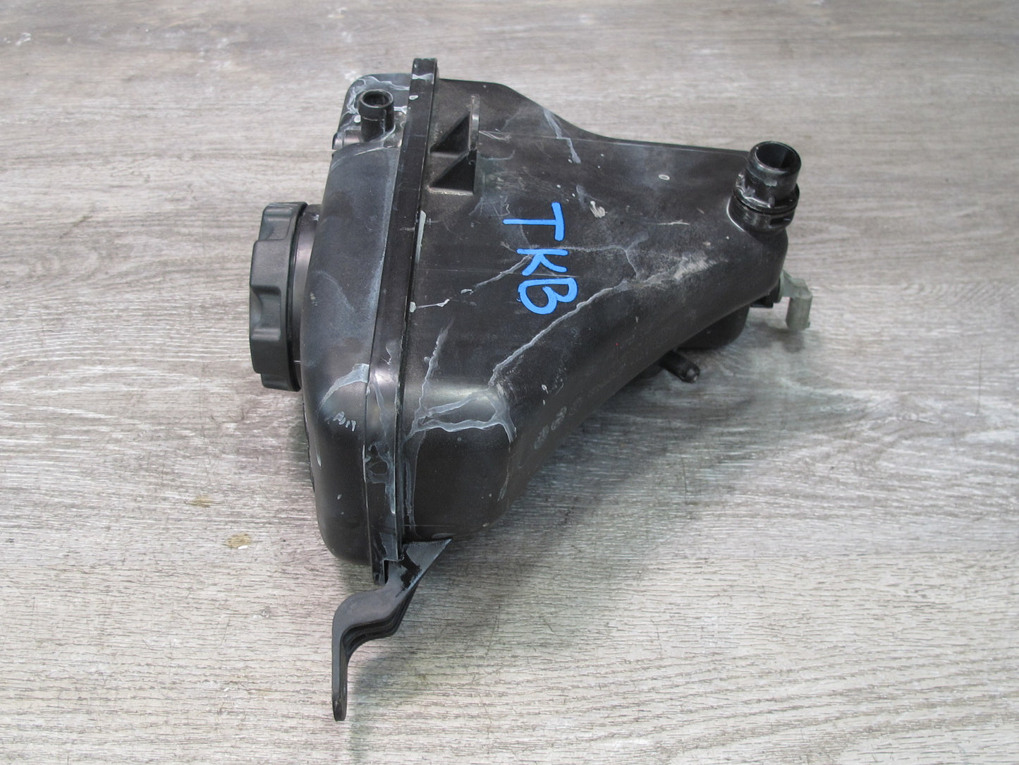 2008-2013 BMW E90 E92 E93 M3 Engine Coolant Expansion Overflow Reservoir Tank