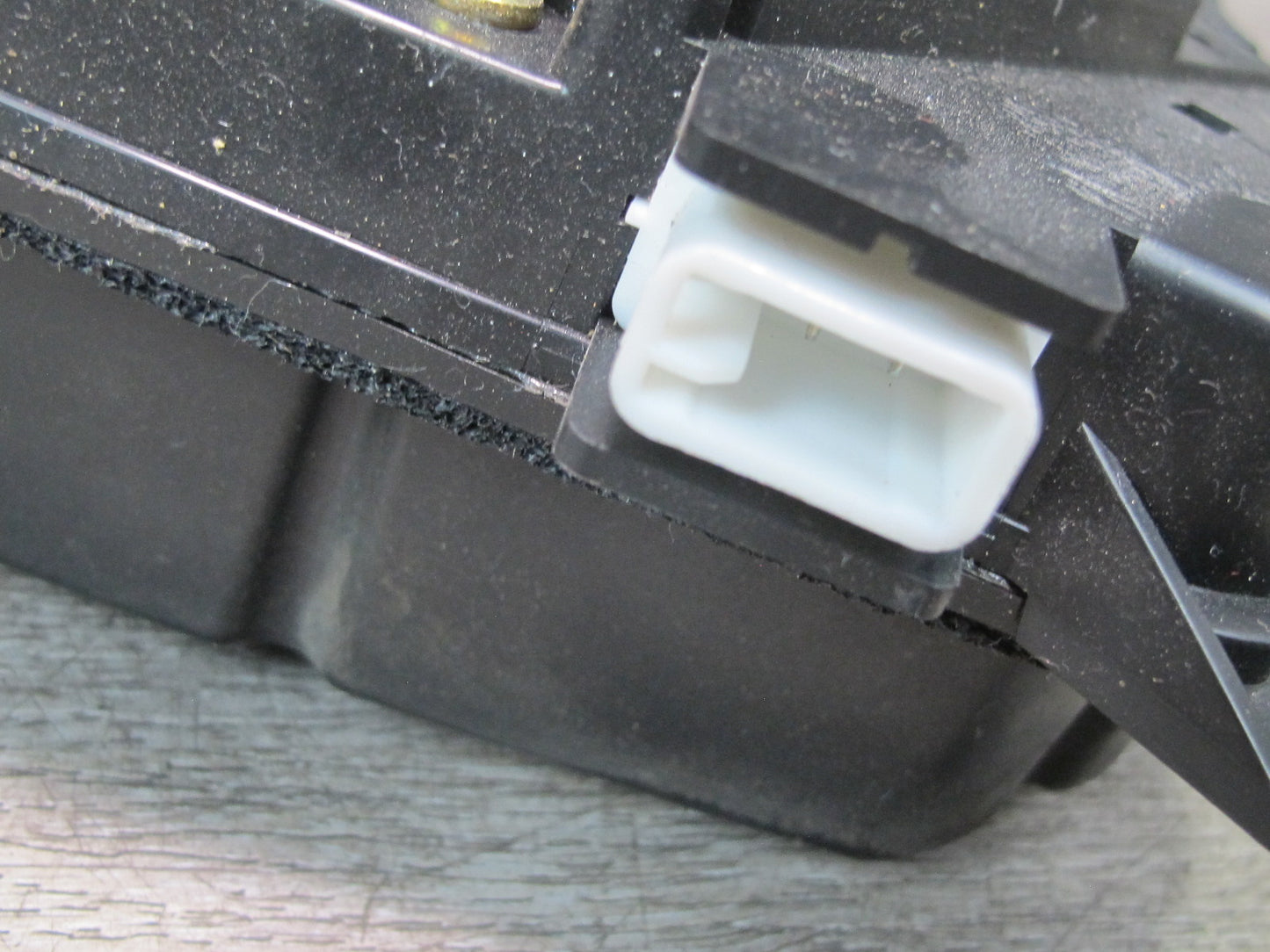 98-04 Lexus GS400 GS430 GS300 Set of 2 Front Left & Right Door Speaker OEM