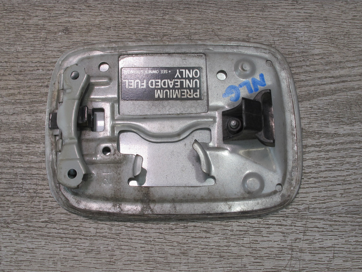 98-05 Lexus JZS160L GS400 GS430 GS300 Fuel Tank Filler Door Lid Cover Silver OEM