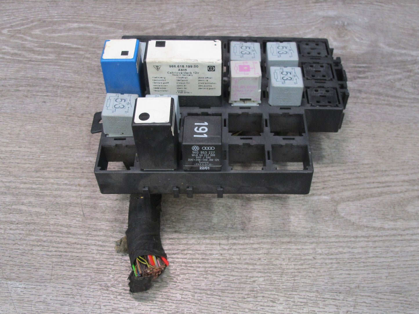 2000-2004 Porsche Boxster 986 Junction Fuse Relay Box Module Unit