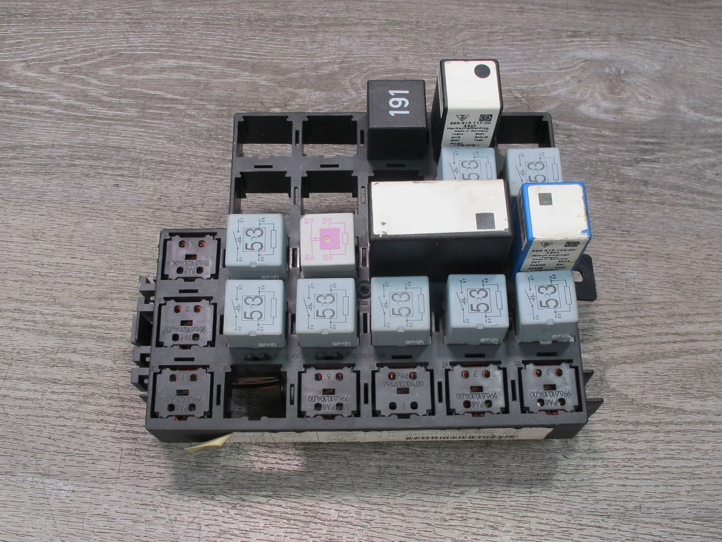 2000-2004 Porsche Boxster 986 Junction Fuse Relay Box Module Unit