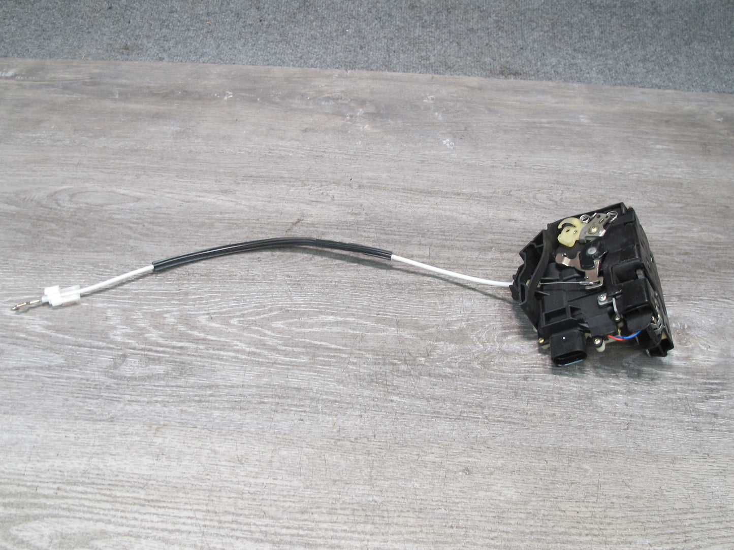 1998-2004 Porsche Boxster 986 Front Right Pass Side Door Lock Latch Actuator