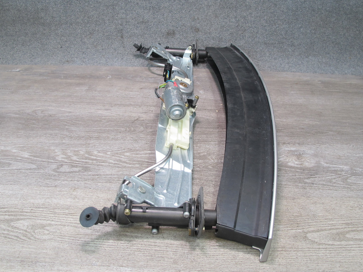 1997-2002 Porsche Boxster 986 Rear Trunk Spoiler Drive Motor Mechanism Assembly