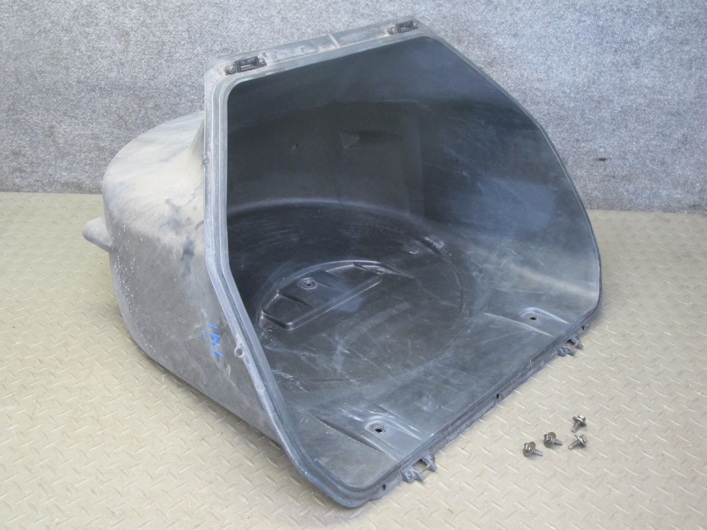 00-05 Toyota MR2 Spyder ZZW30L Spare Tire Wheel Holder 75201-17011 OEM
