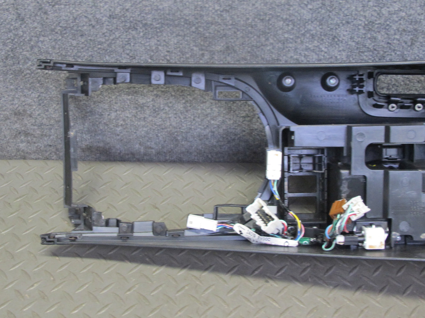 07-09 Nissan 350Z Z33 Convertible A/T Center Console Trim Cover Panel Black OEM