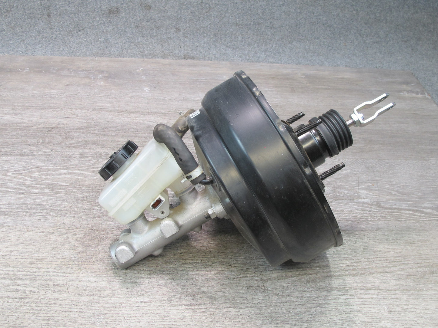 07-09 Nissan 350Z Convertible A/T Brake Master Cylinder Booster Reservoir OEM