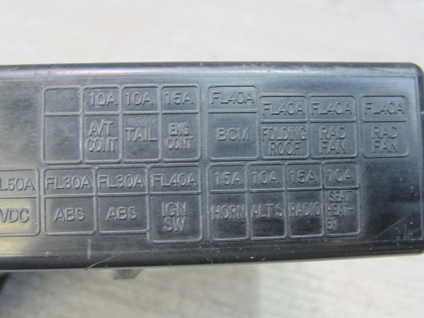 07-09 Nissan Z33 350Z Convertible GT A/T Under Hood Fuse Relay Box OEM