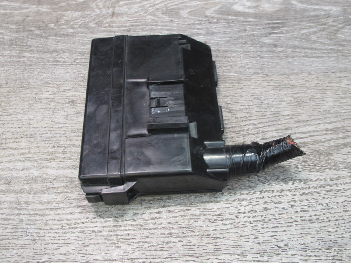 07-09 Nissan Z33 350Z Convertible GT A/T Under Hood Fuse Relay Box OEM