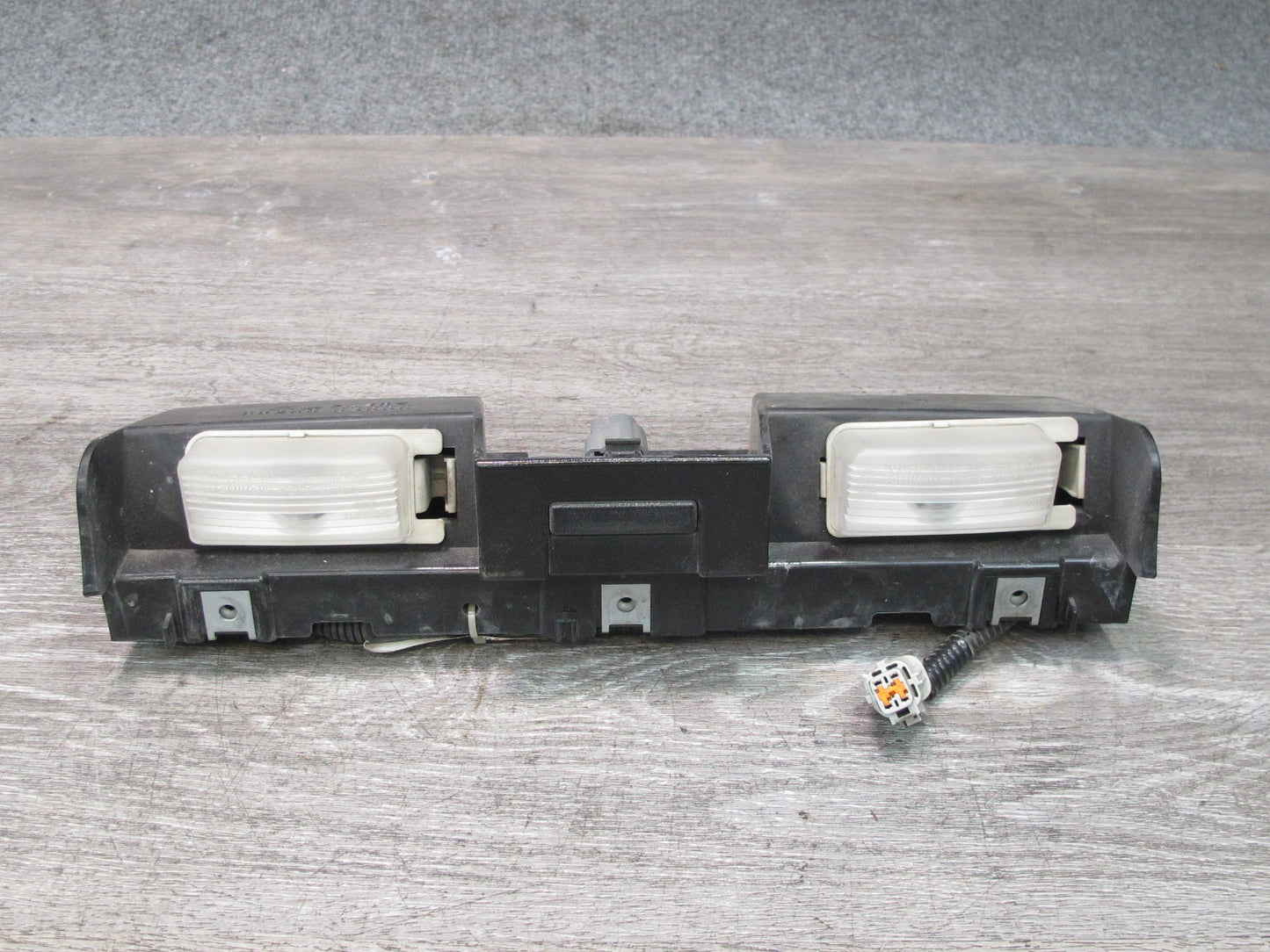 07-09 Nissan 350Z Z33 Rear Bumper License Plate Light Lamp Assembly OEM