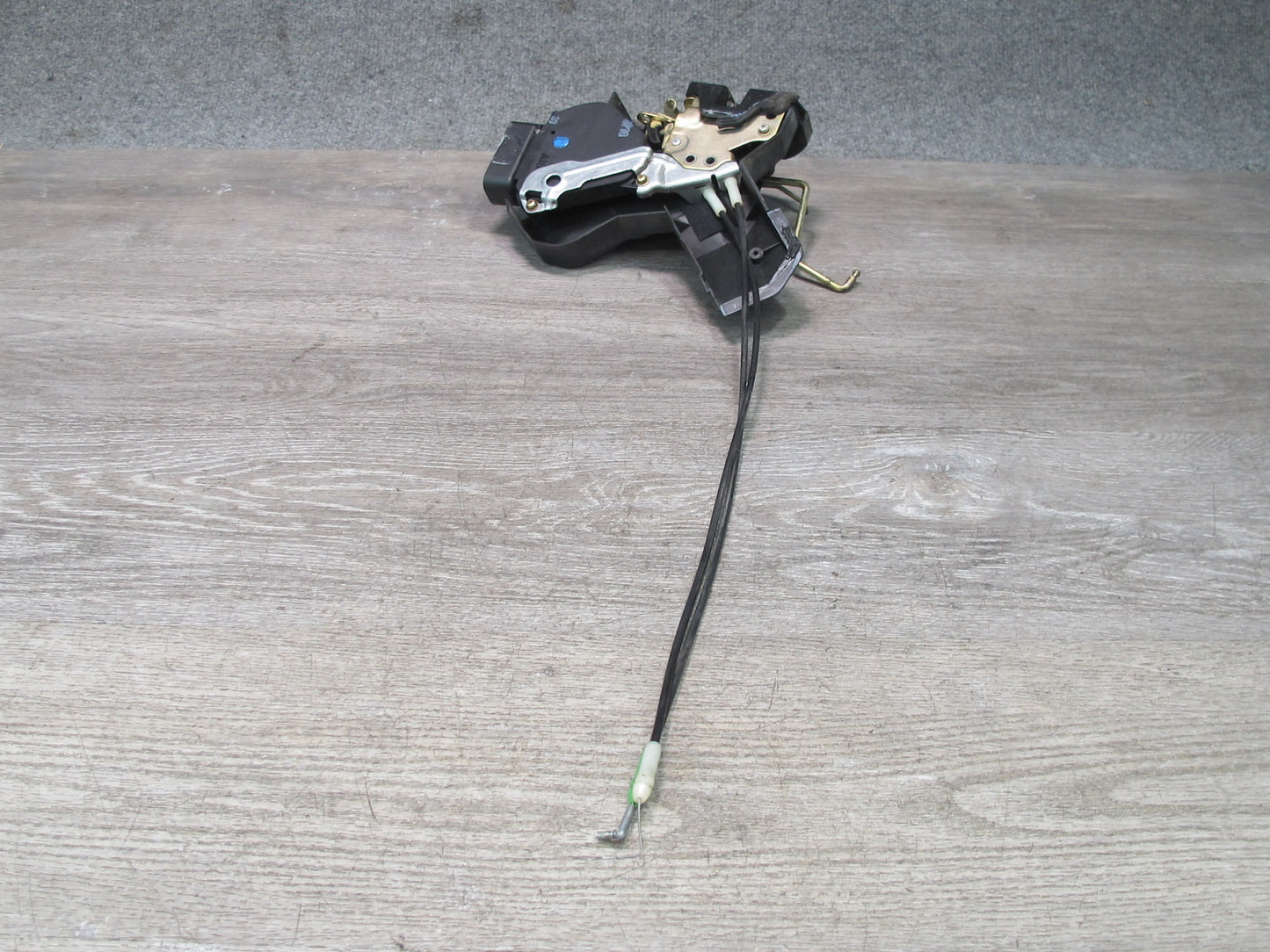 00-05 Toyota MR2 Spyder ZZW30L Left Door Lock Latch Actuator OEM