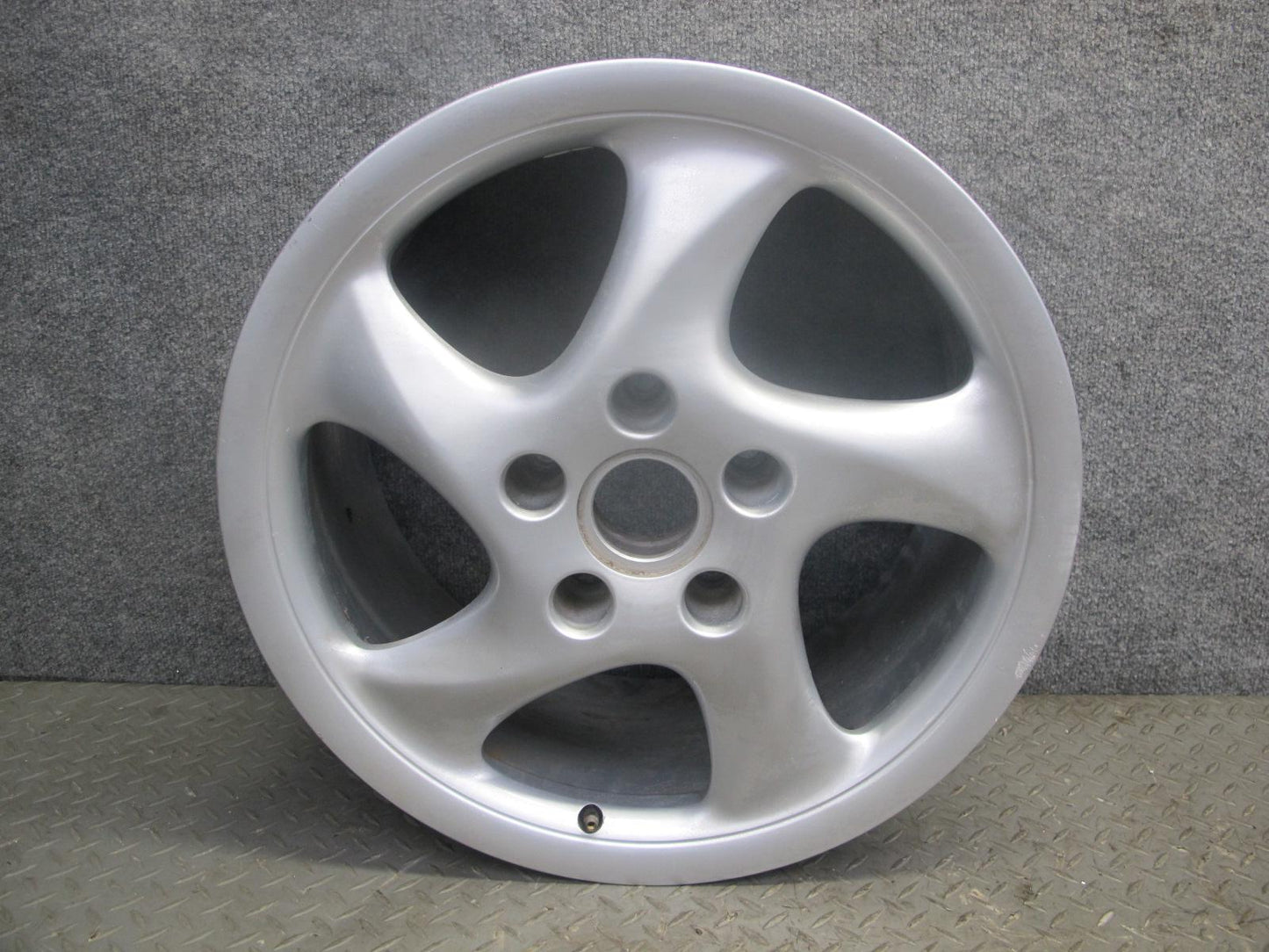 99-05 Porsche 911 Carrera 996 Factory R18" Alloy 5 Spoke Wheel Rim 18X9J ET52
