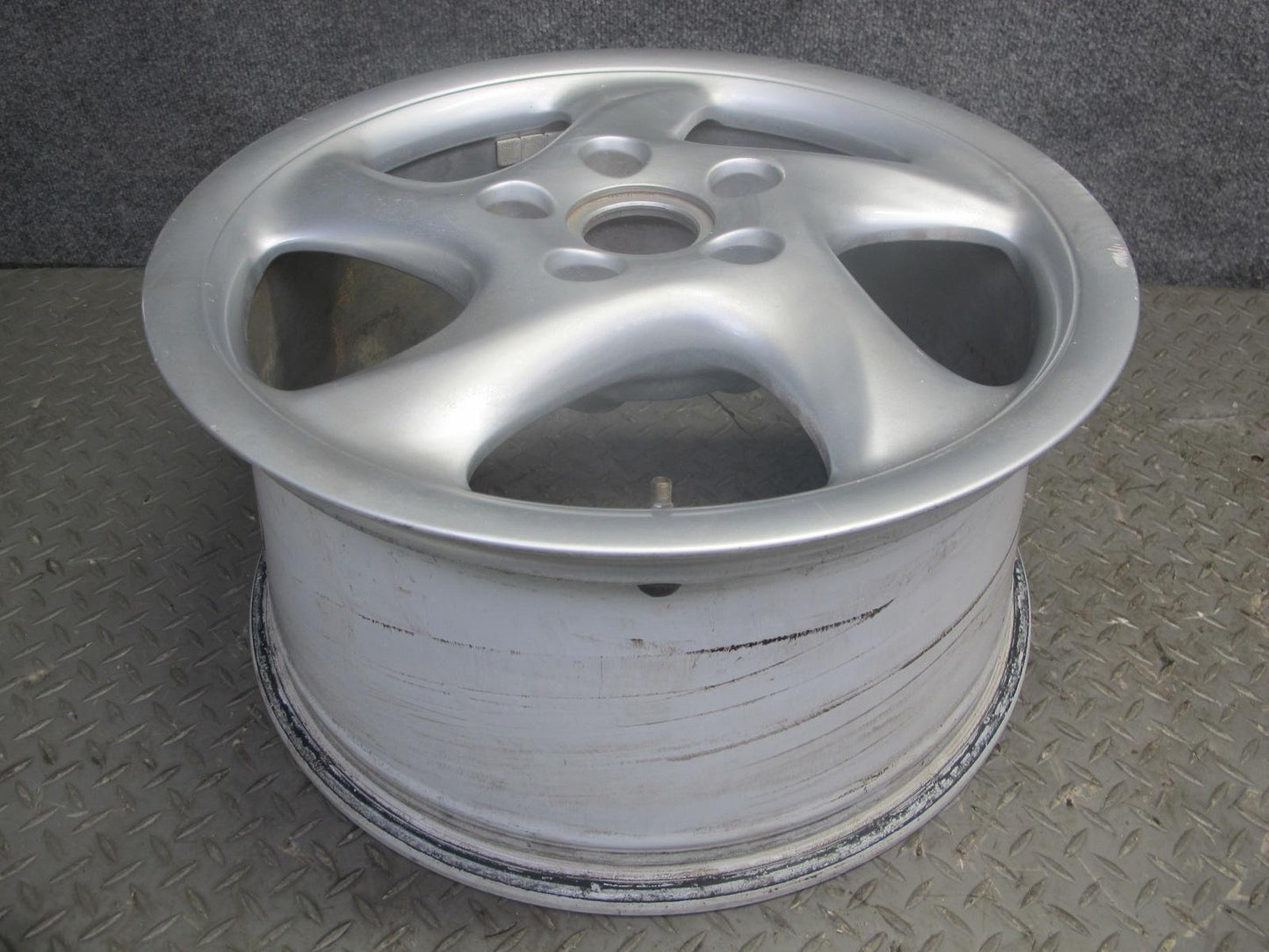 99-05 Porsche 911 Carrera 996 Factory R18" Alloy 5 Spoke Wheel Rim 18X9J ET52