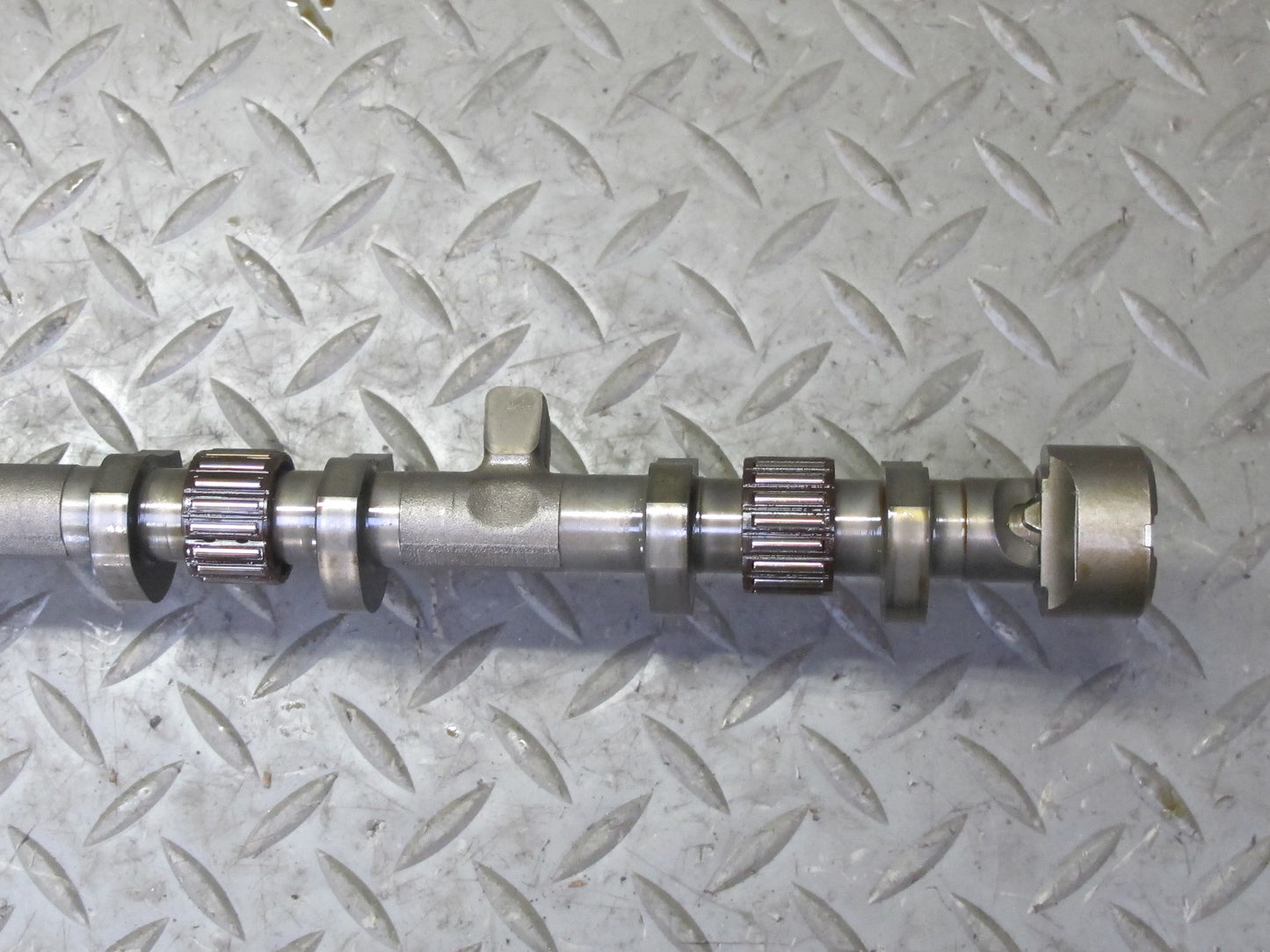 06-08 BMW E86 E85 Z4 3.0L N52 Eccentric Balance Camshaft 68K Miles 7515868 OEM