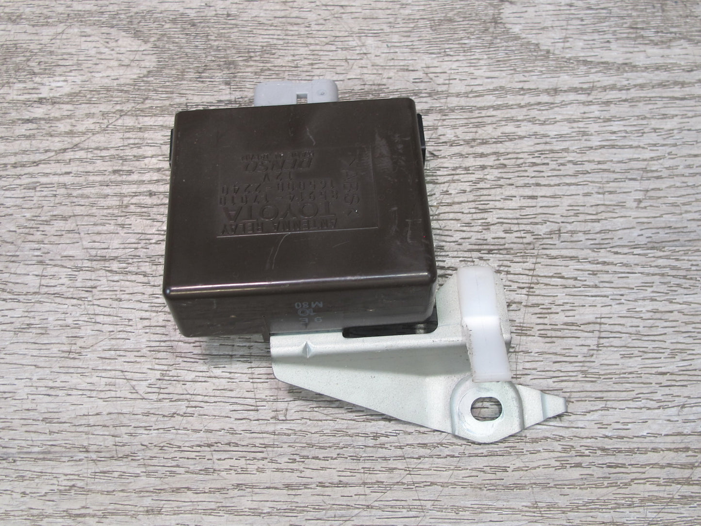 00-05 Toyota MR2 Spyder ZZW30L Antenna Aerial Relay Module 85914-17010 OEM