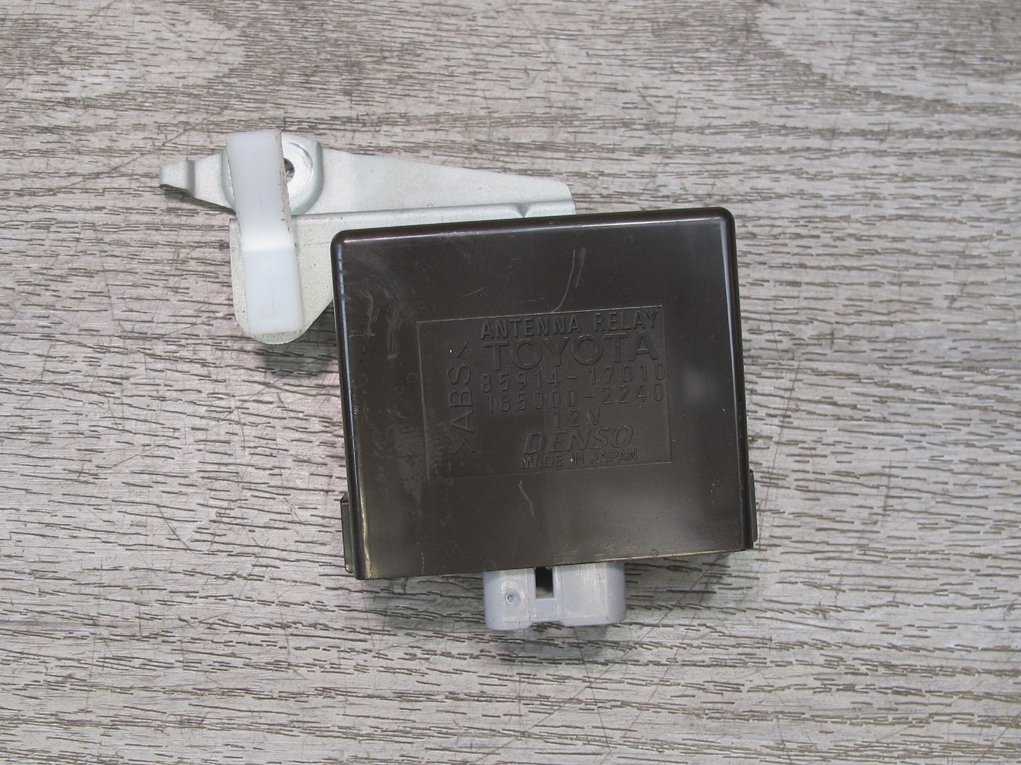 00-05 Toyota MR2 Spyder ZZW30L Antenna Aerial Relay Module 85914-17010 OEM