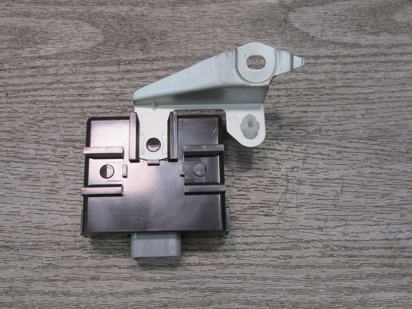 00-05 Toyota MR2 Spyder ZZW30L Antenna Aerial Relay Module 85914-17010 OEM