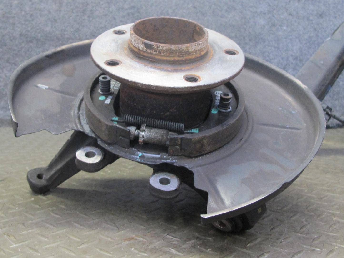 03-08 BMW E85 Z4 RWD Rear Left Spindle Knuckle Trailing Arm Hub Bearing 68K OEM