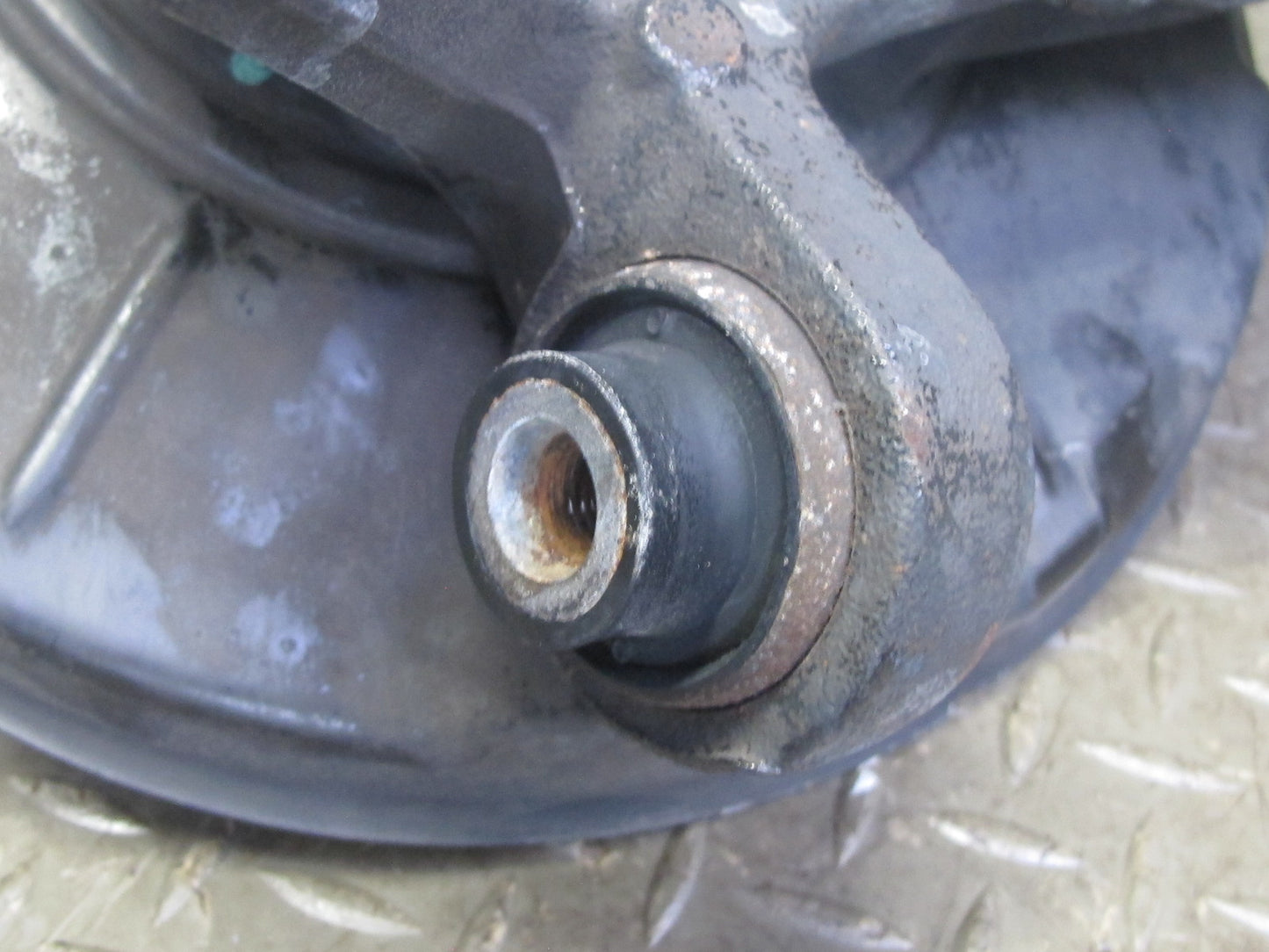 03-08 BMW E85 Z4 RWD Rear Left Spindle Knuckle Trailing Arm Hub Bearing 68K OEM